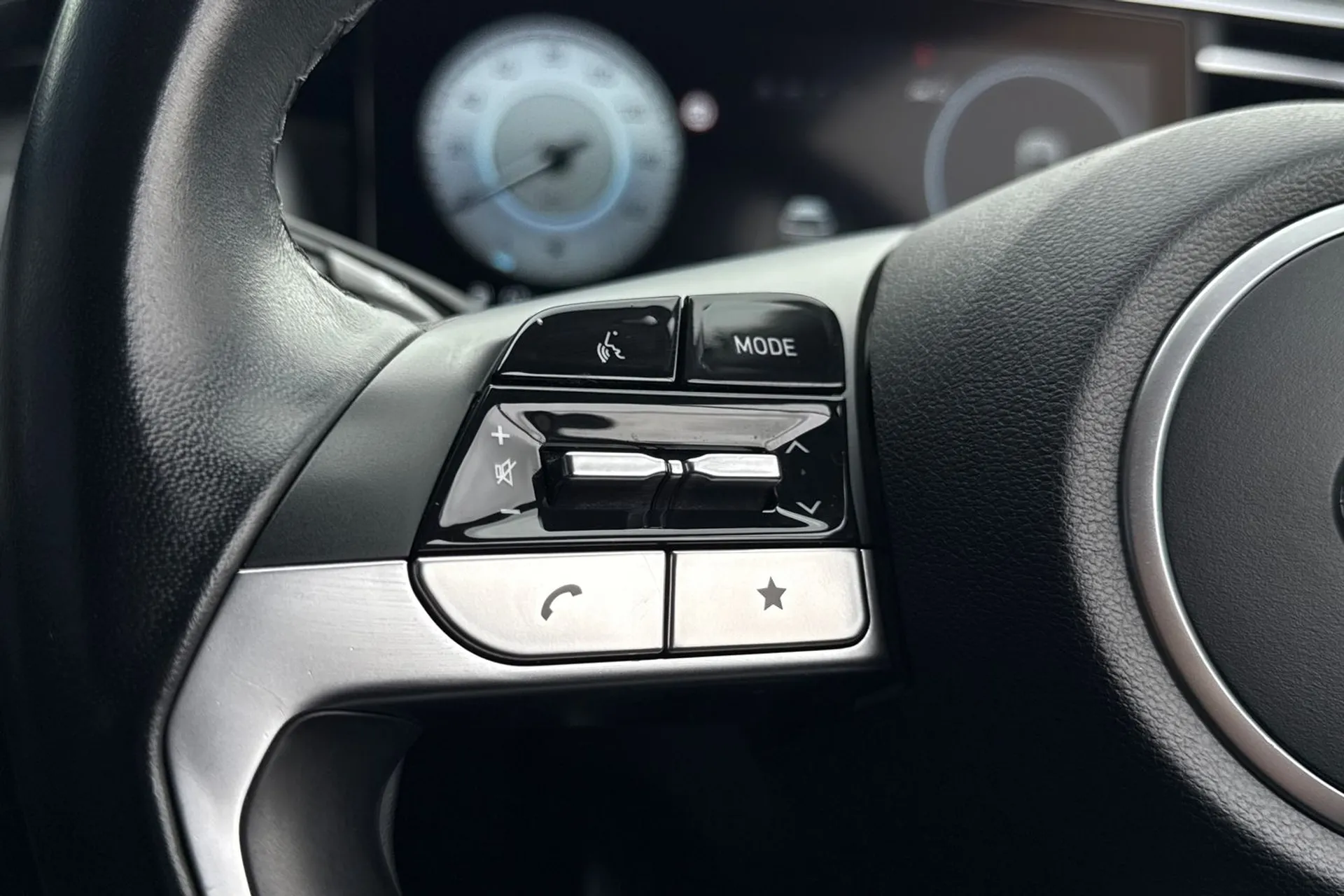 HYUNDAI TUCSON thumbnail image number 36