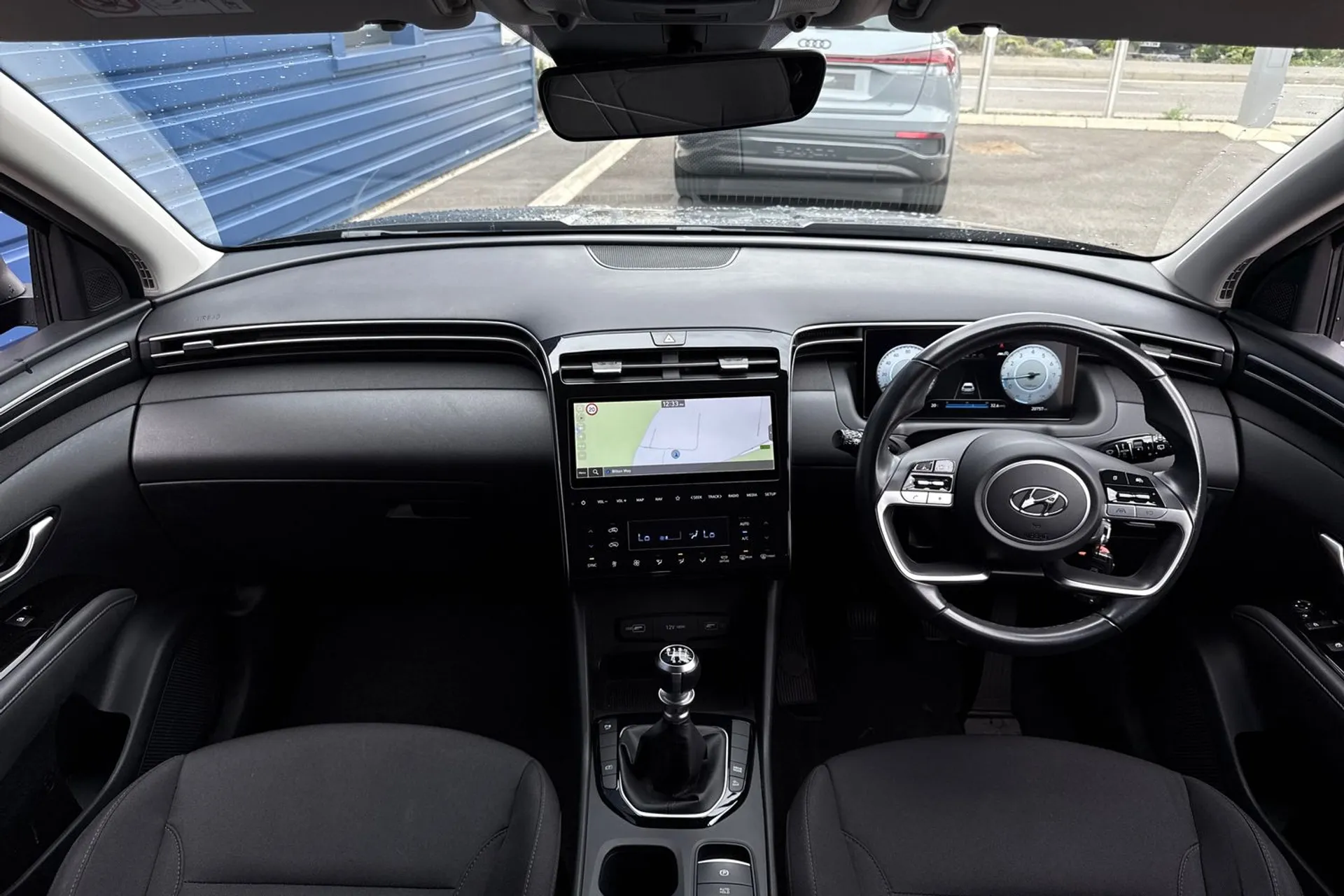 HYUNDAI TUCSON thumbnail image number 3