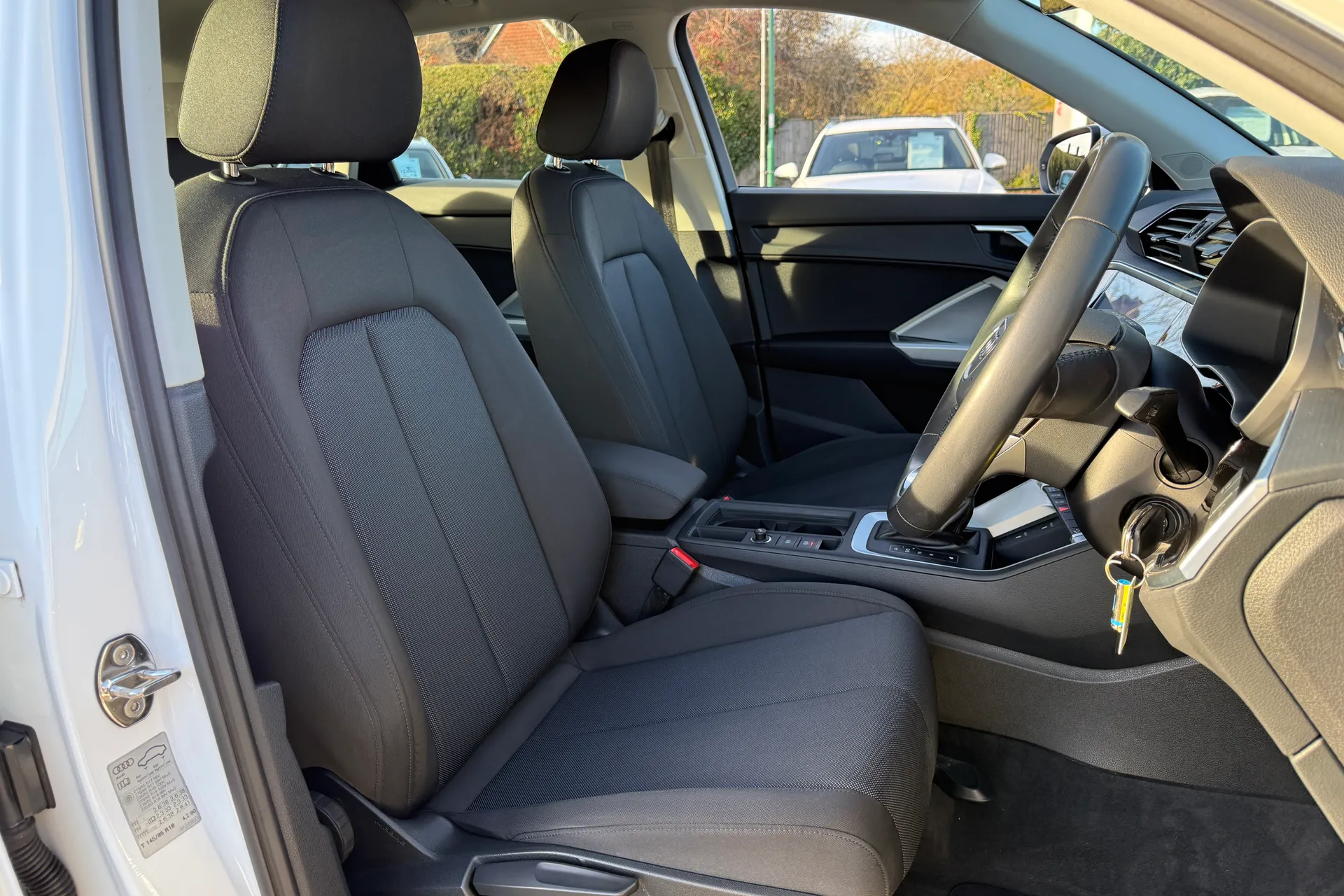 Audi Q3 thumbnail image number 23