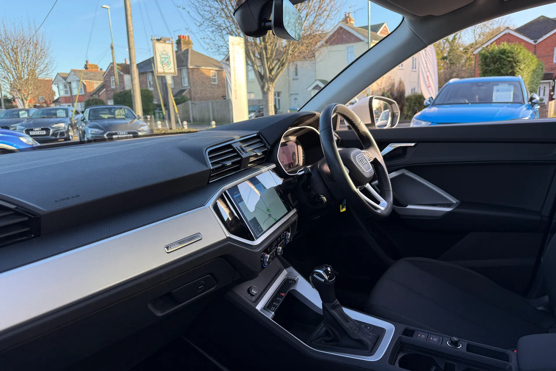 Audi Q3 thumbnail image number 25