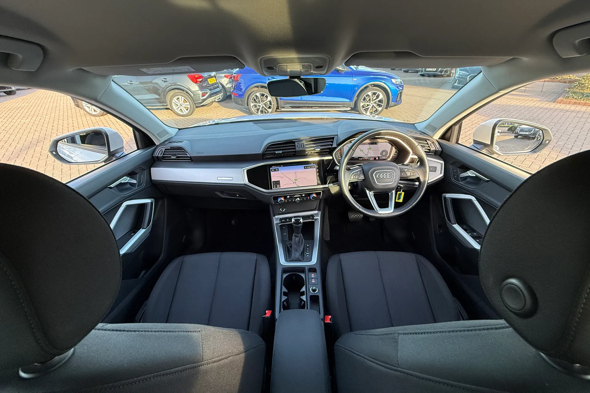 Audi Q3 thumbnail image number 3