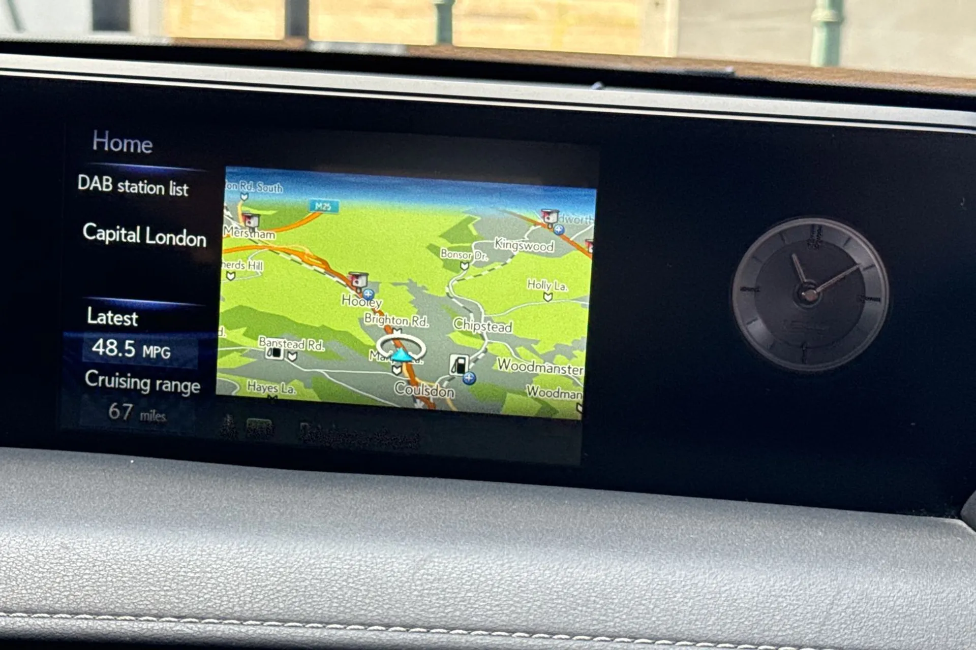 LEXUS UX thumbnail image number 4