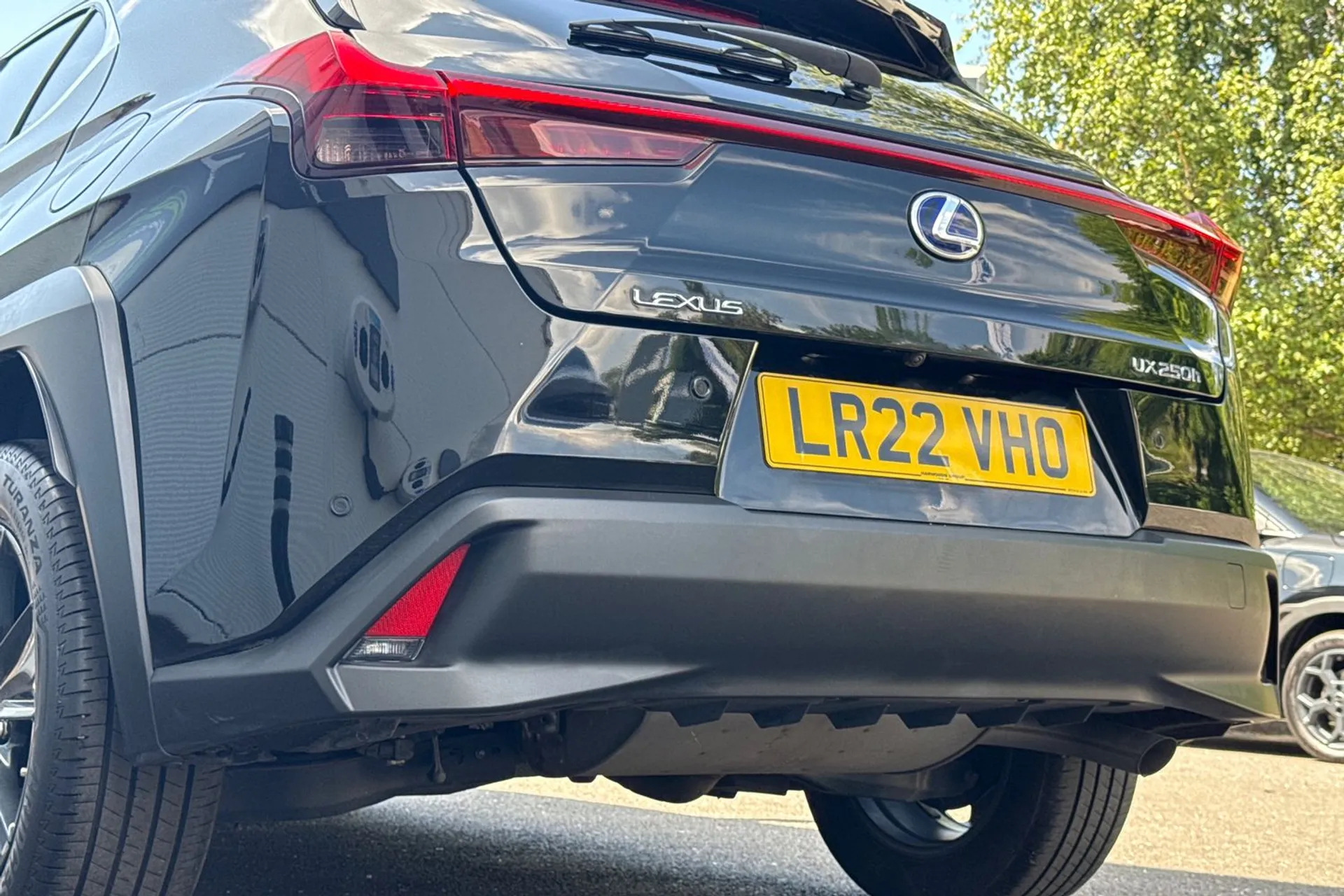 LEXUS UX thumbnail image number 43