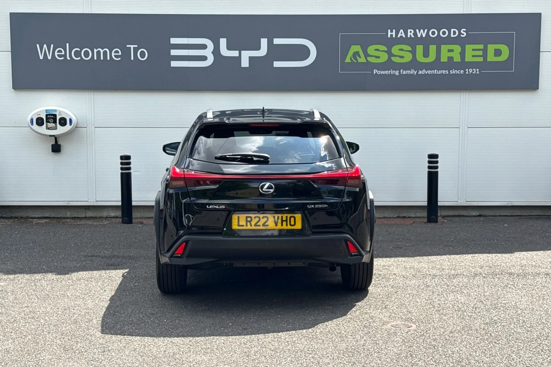 LEXUS UX thumbnail image number 7