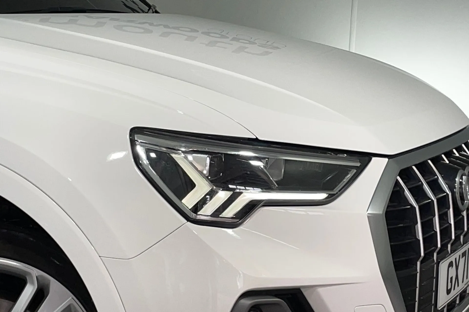 Audi Q3 thumbnail image number 23