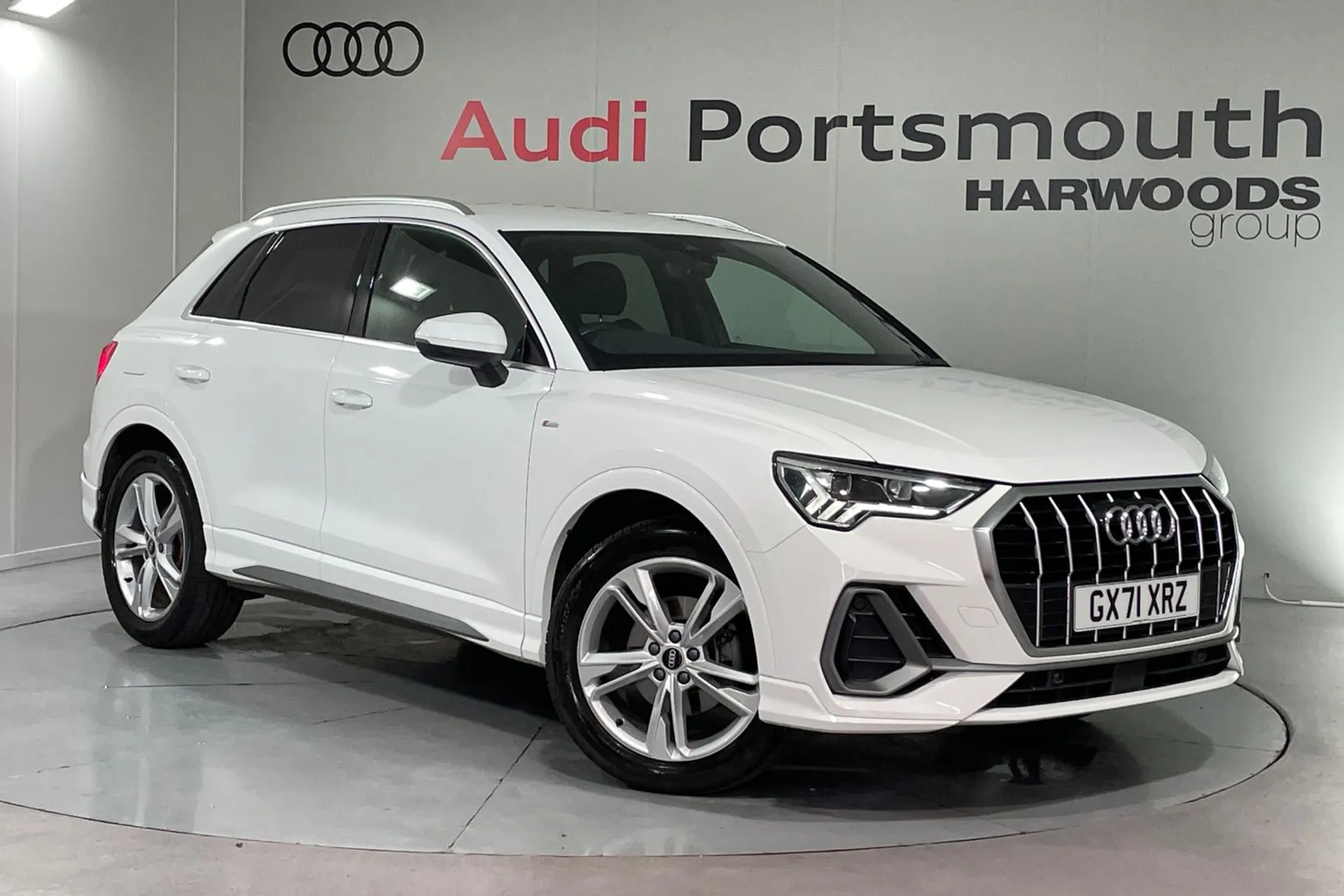 Audi Q3 focused image