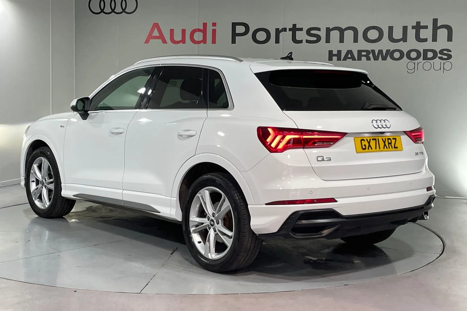 Audi Q3 thumbnail image number 8
