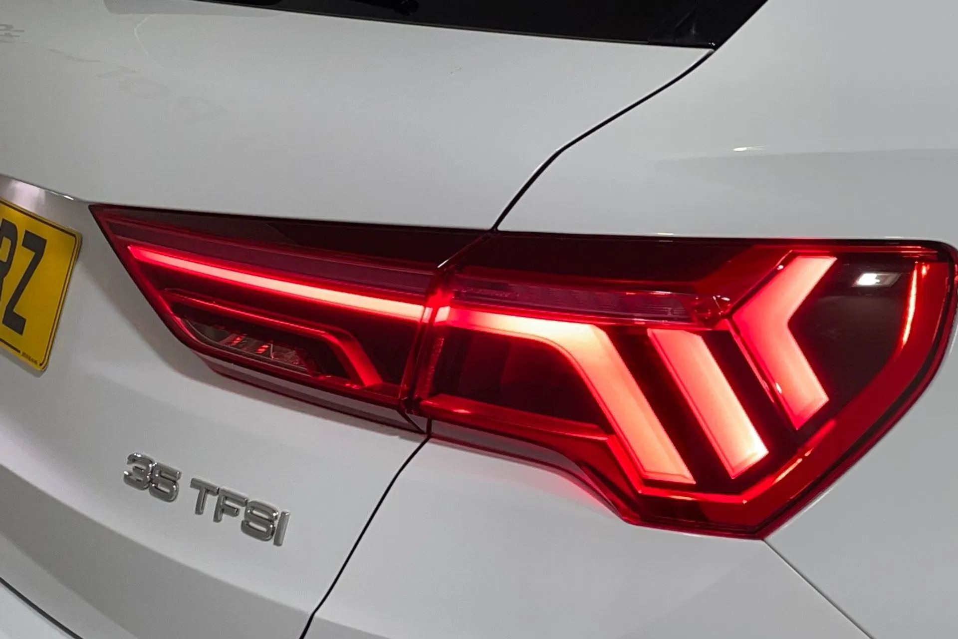 Audi Q3 thumbnail image number 17