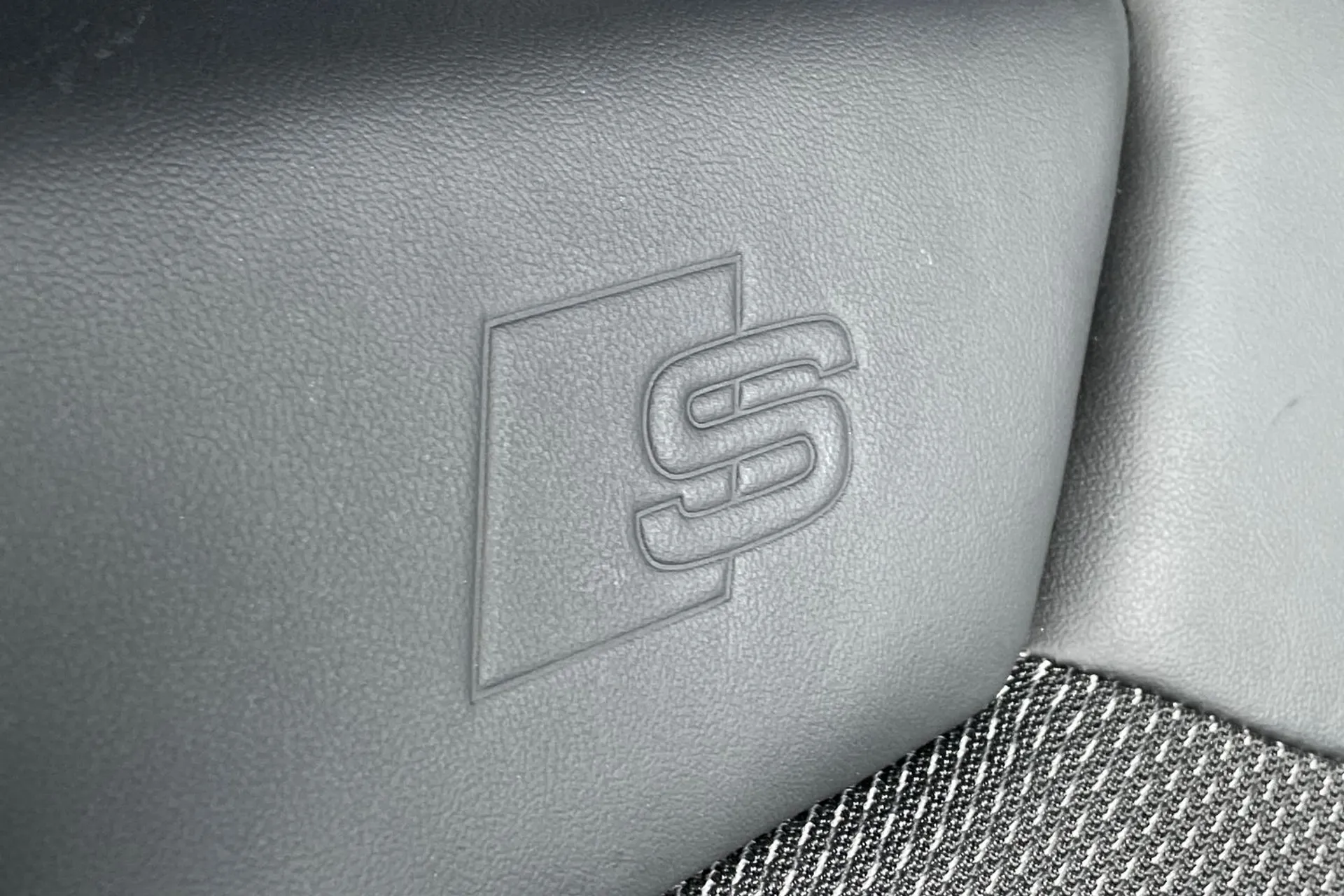 Audi Q3 thumbnail image number 50