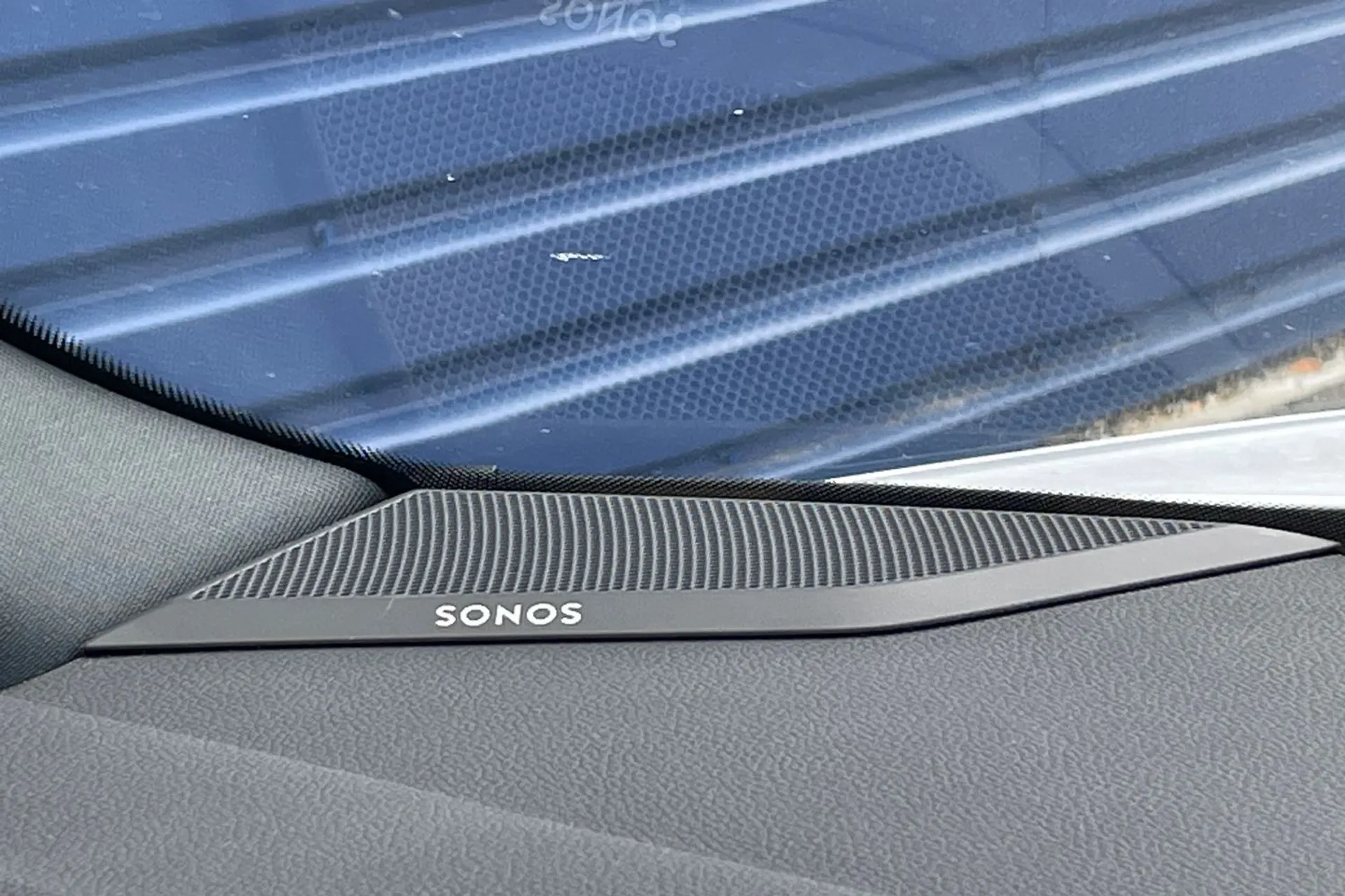 Audi Q3 thumbnail image number 38