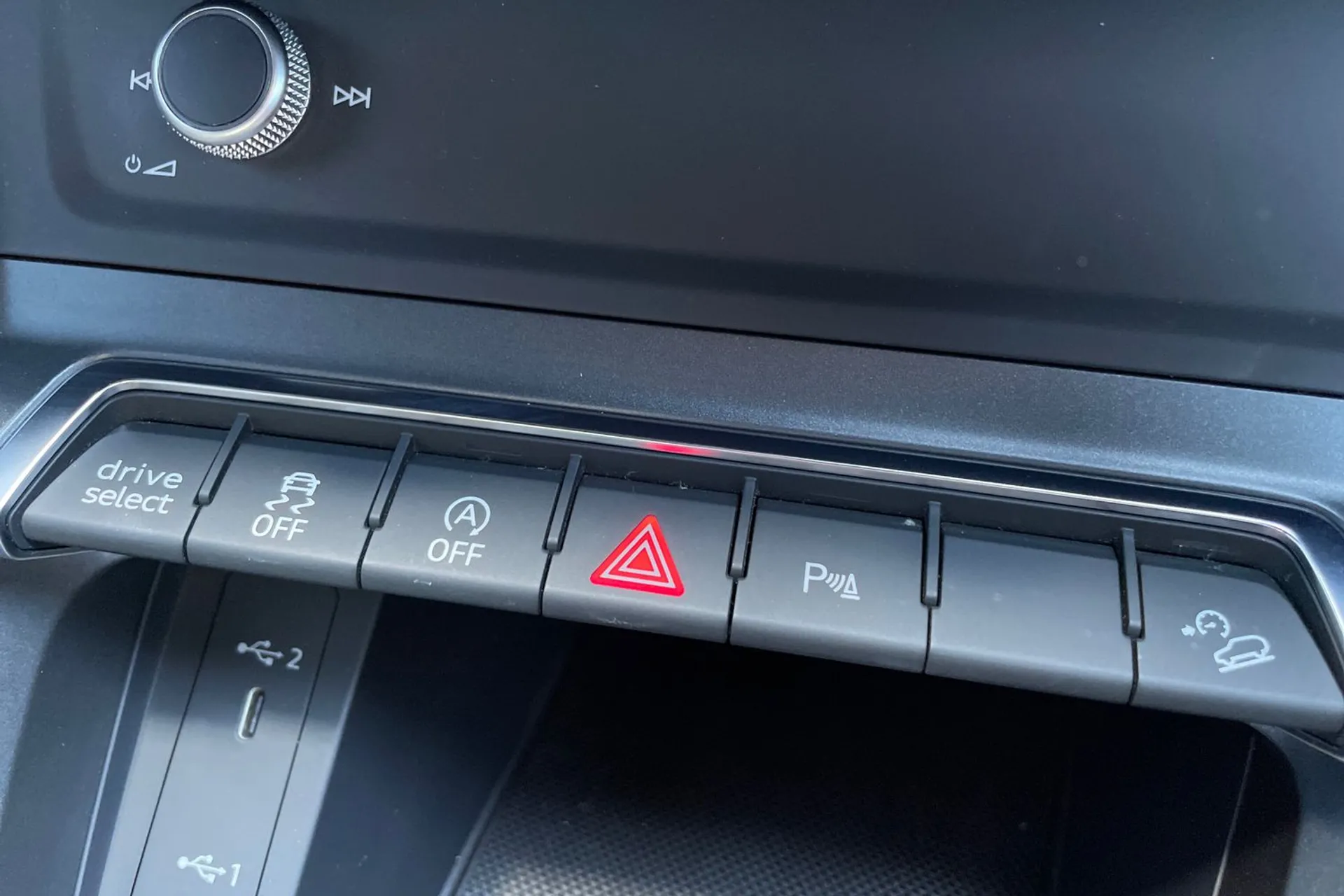 Audi Q3 thumbnail image number 46