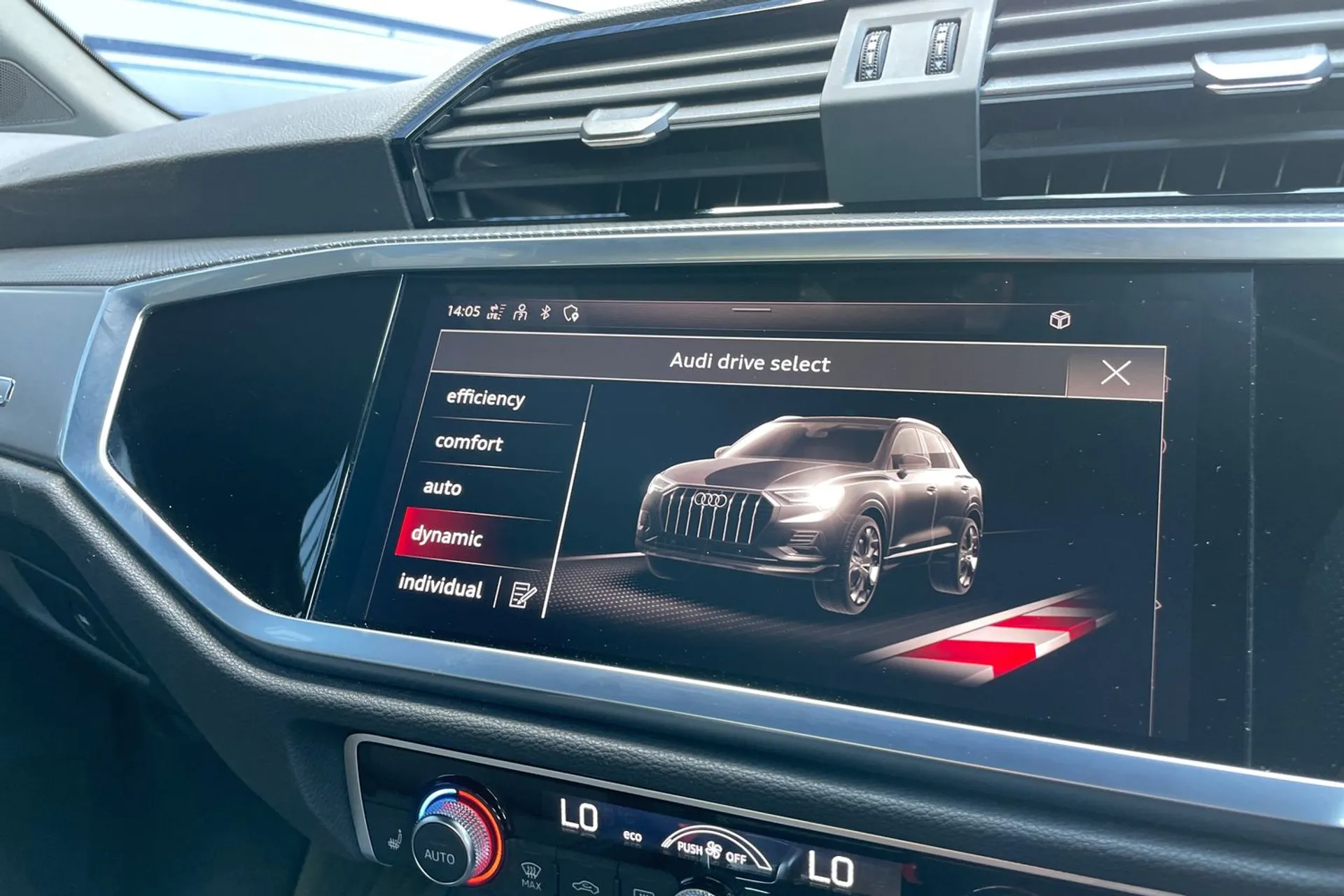 Audi Q3 thumbnail image number 29