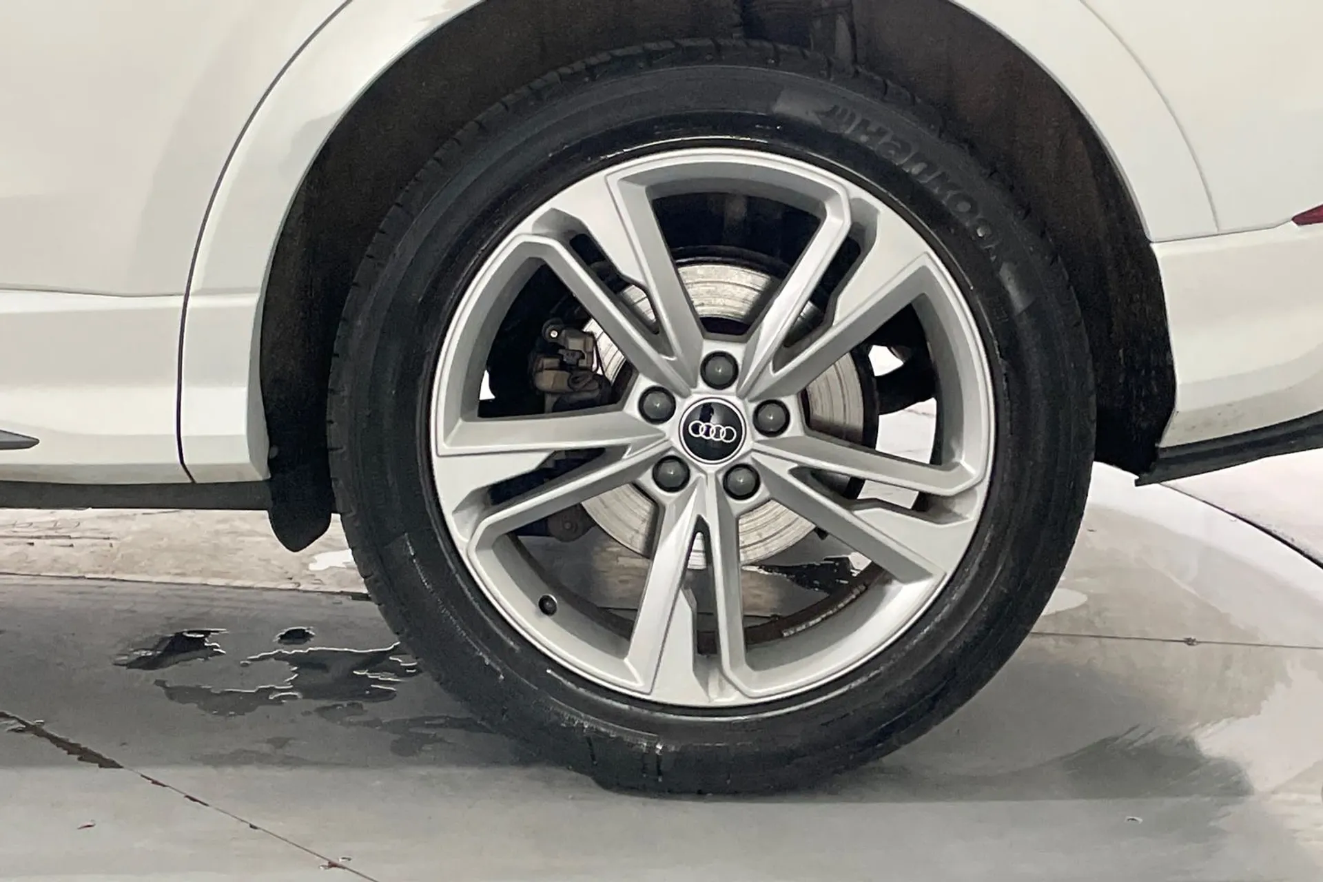 Audi Q3 thumbnail image number 12