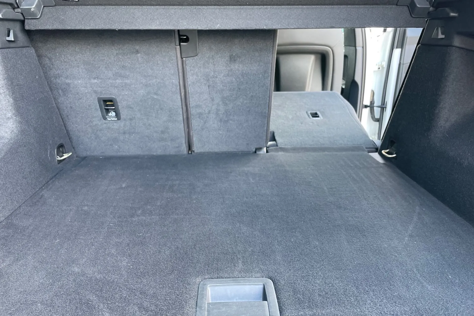 Audi Q3 thumbnail image number 20