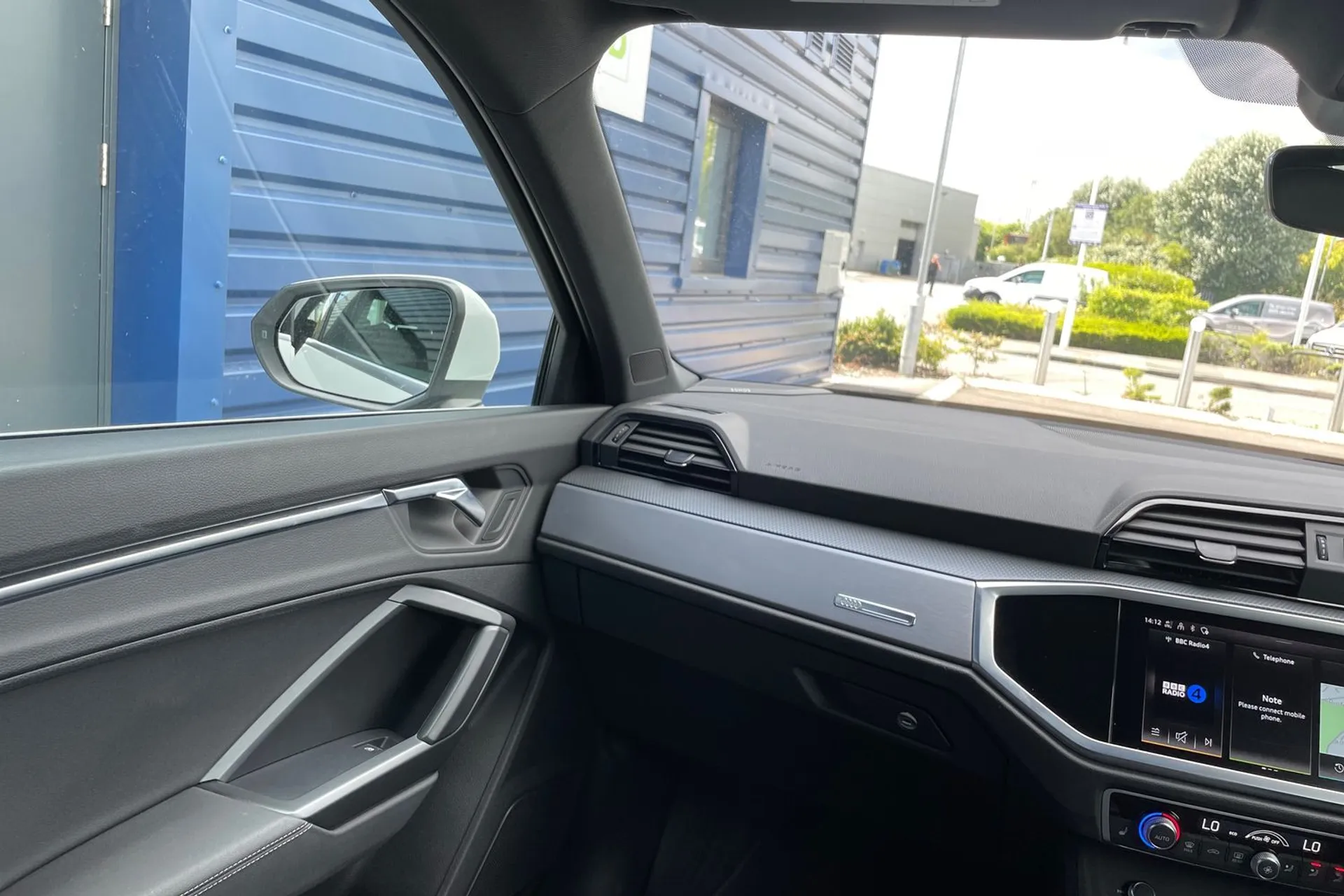 Audi Q3 thumbnail image number 34