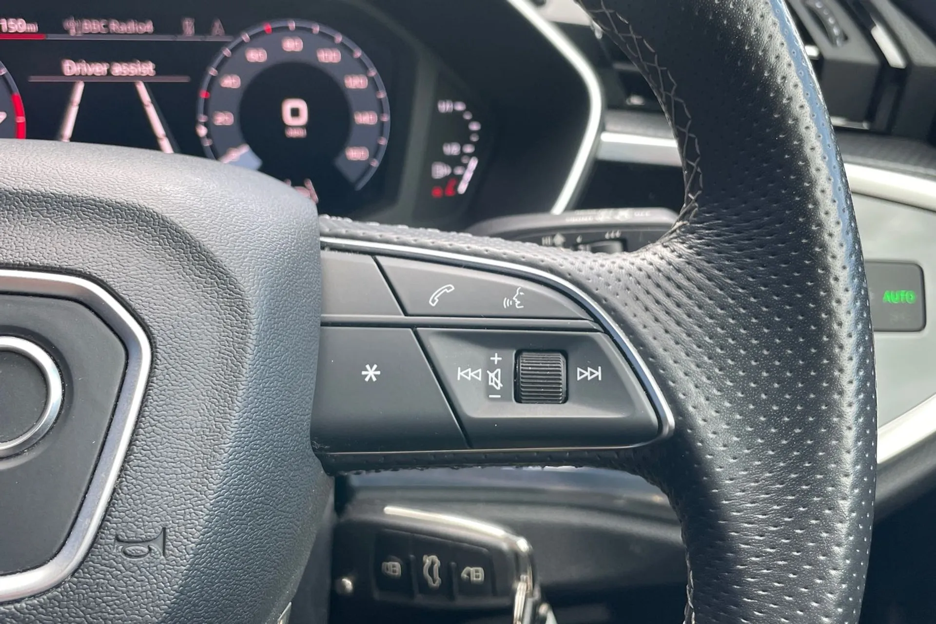 Audi Q3 thumbnail image number 42