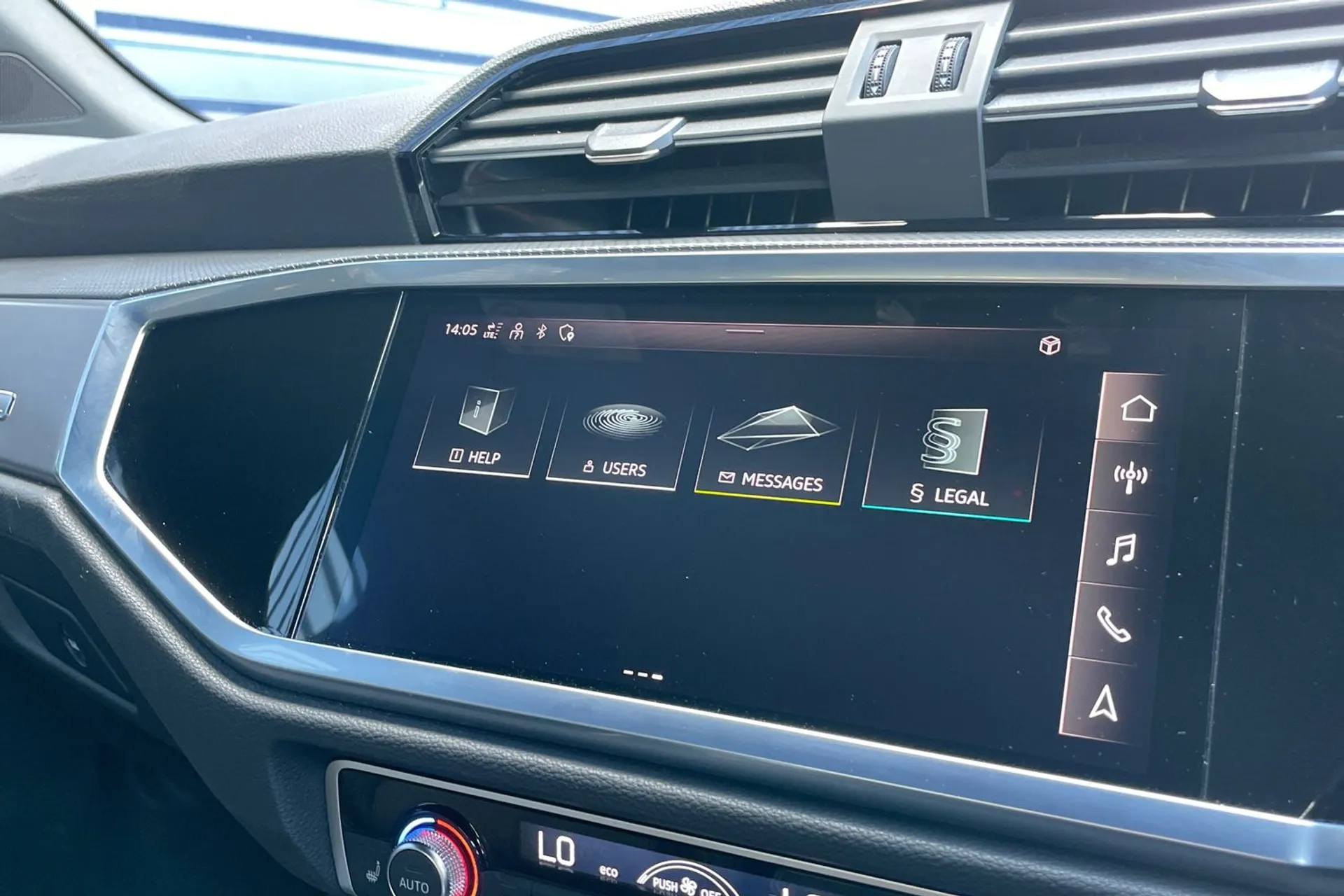 Audi Q3 thumbnail image number 48