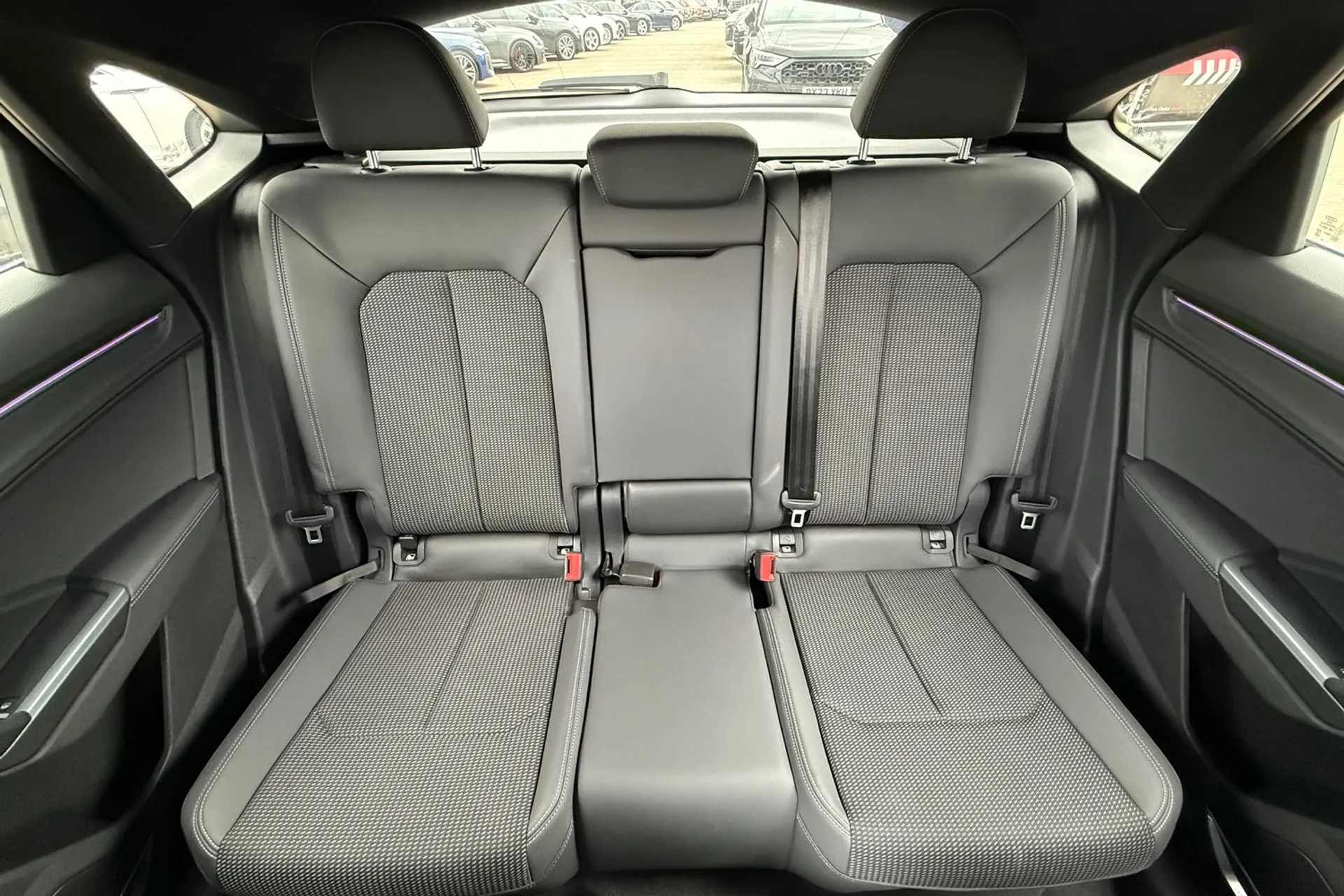 Audi Q3 thumbnail image number 7