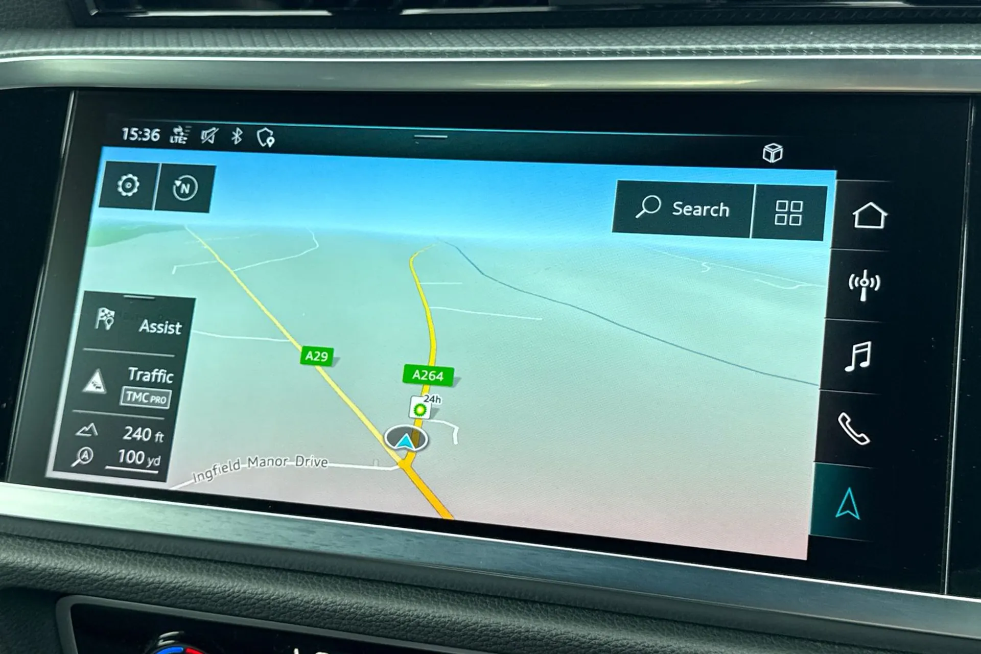 Audi Q3 thumbnail image number 10