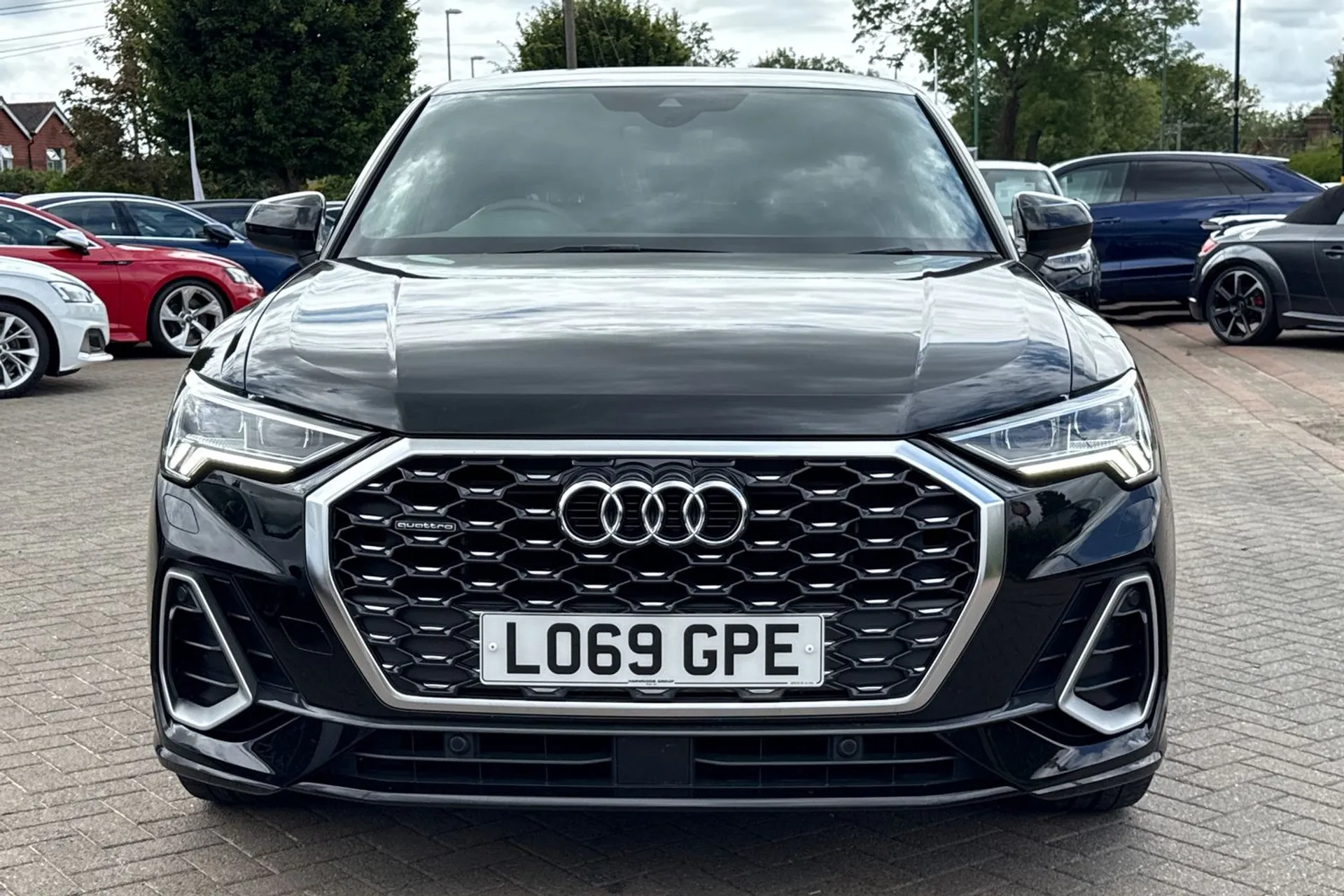 Audi Q3 thumbnail image number 26