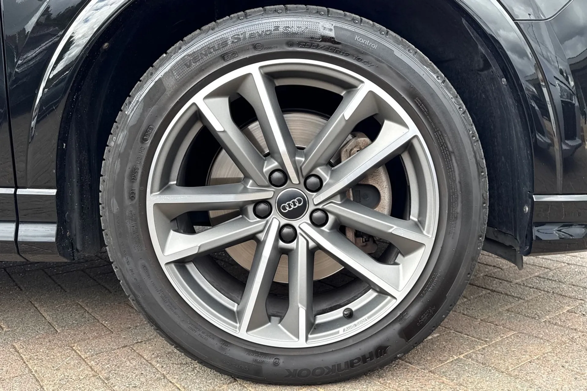 Audi Q3 thumbnail image number 8