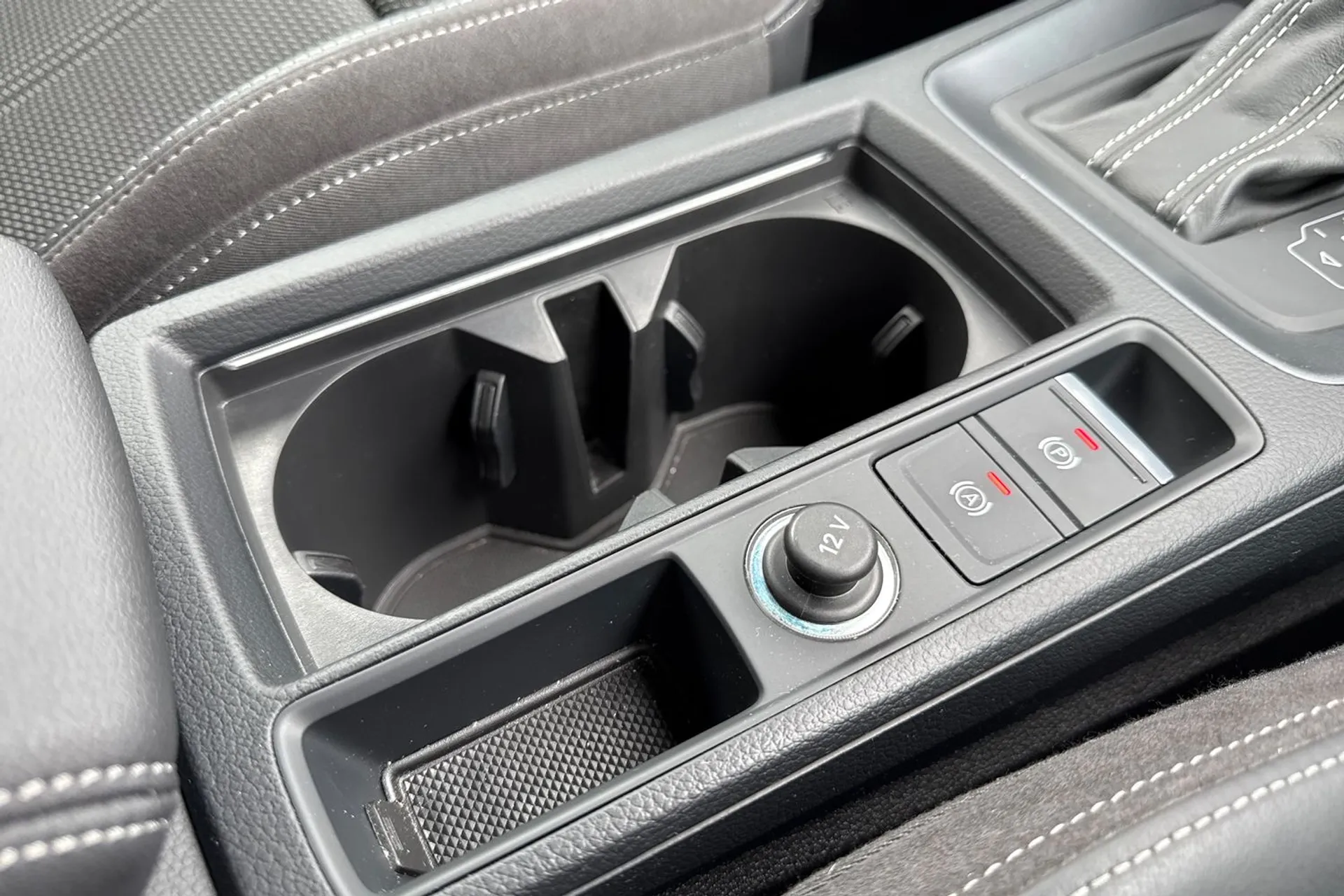 Audi Q3 thumbnail image number 37