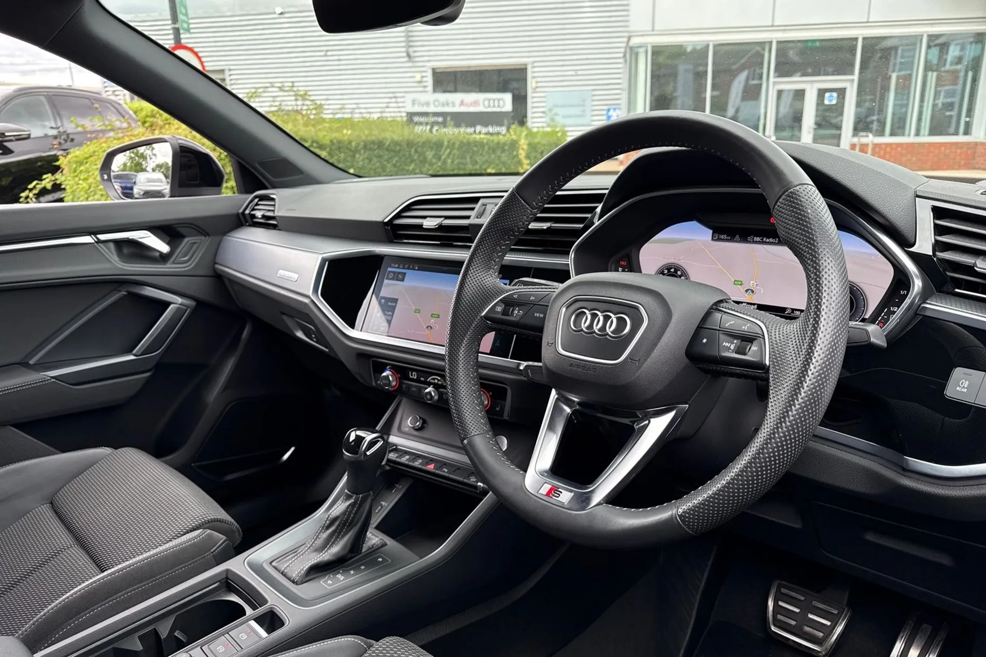 Audi Q3 thumbnail image number 29