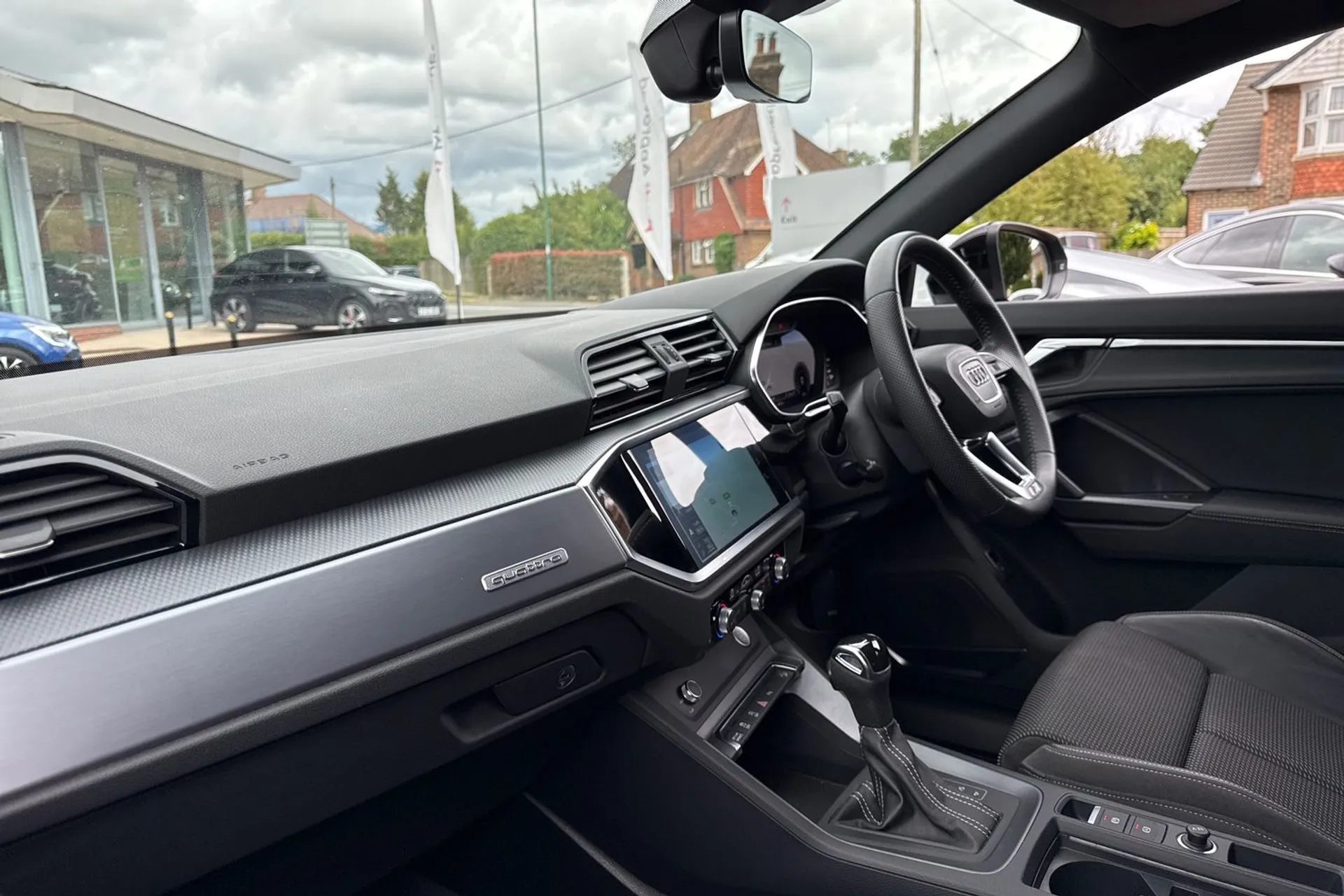 Audi Q3 thumbnail image number 30