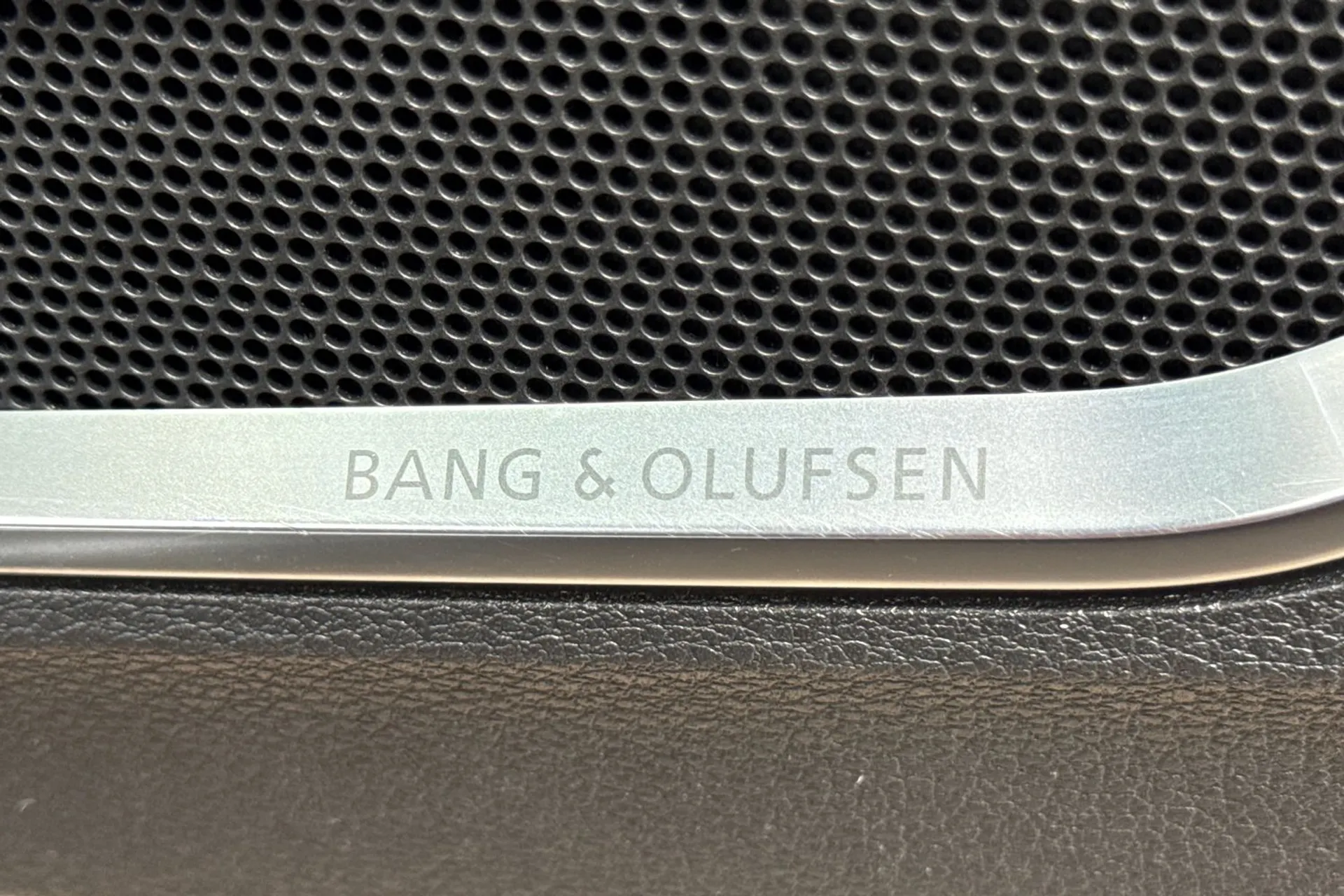 Audi Q3 thumbnail image number 17
