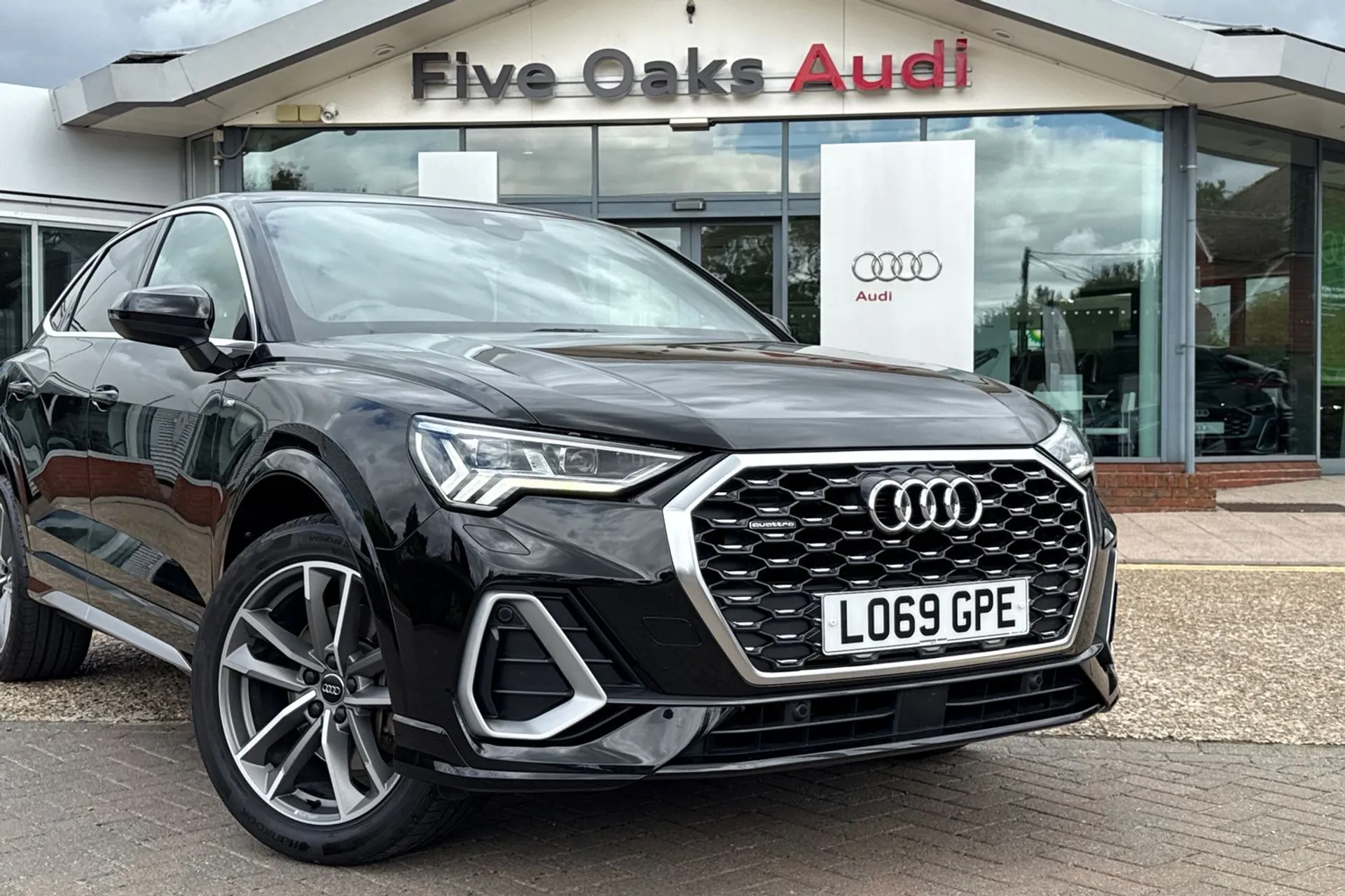 Audi Q3 thumbnail image number 25