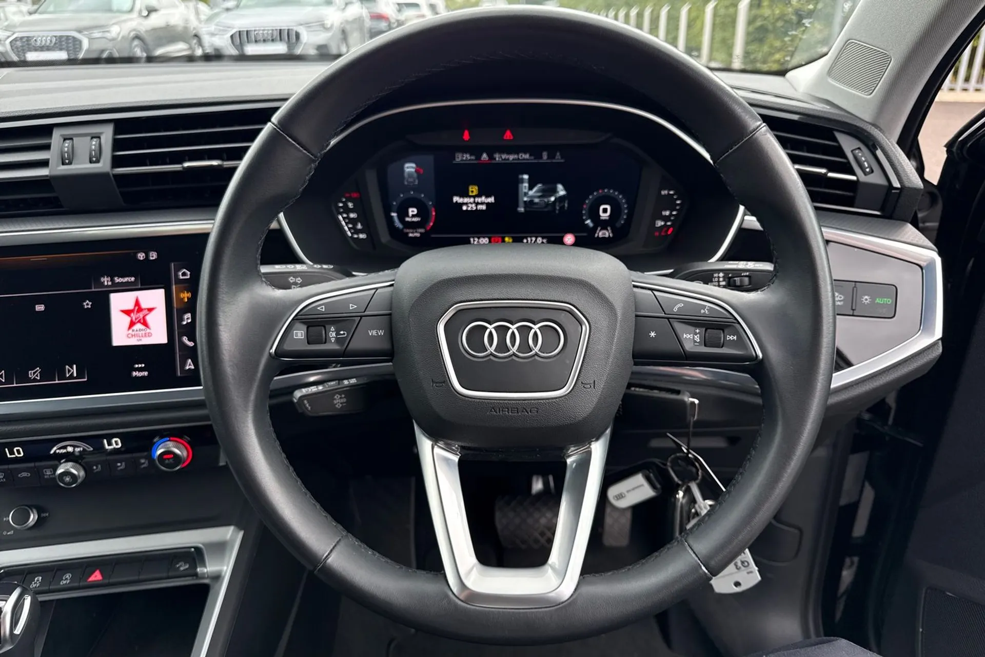 Audi Q3 thumbnail image number 39