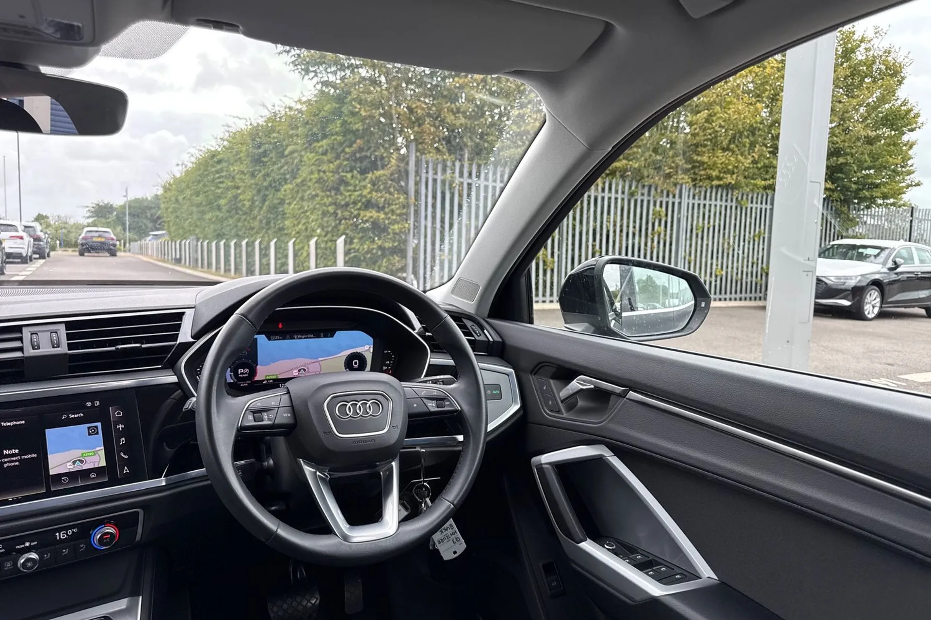 Audi Q3 thumbnail image number 38