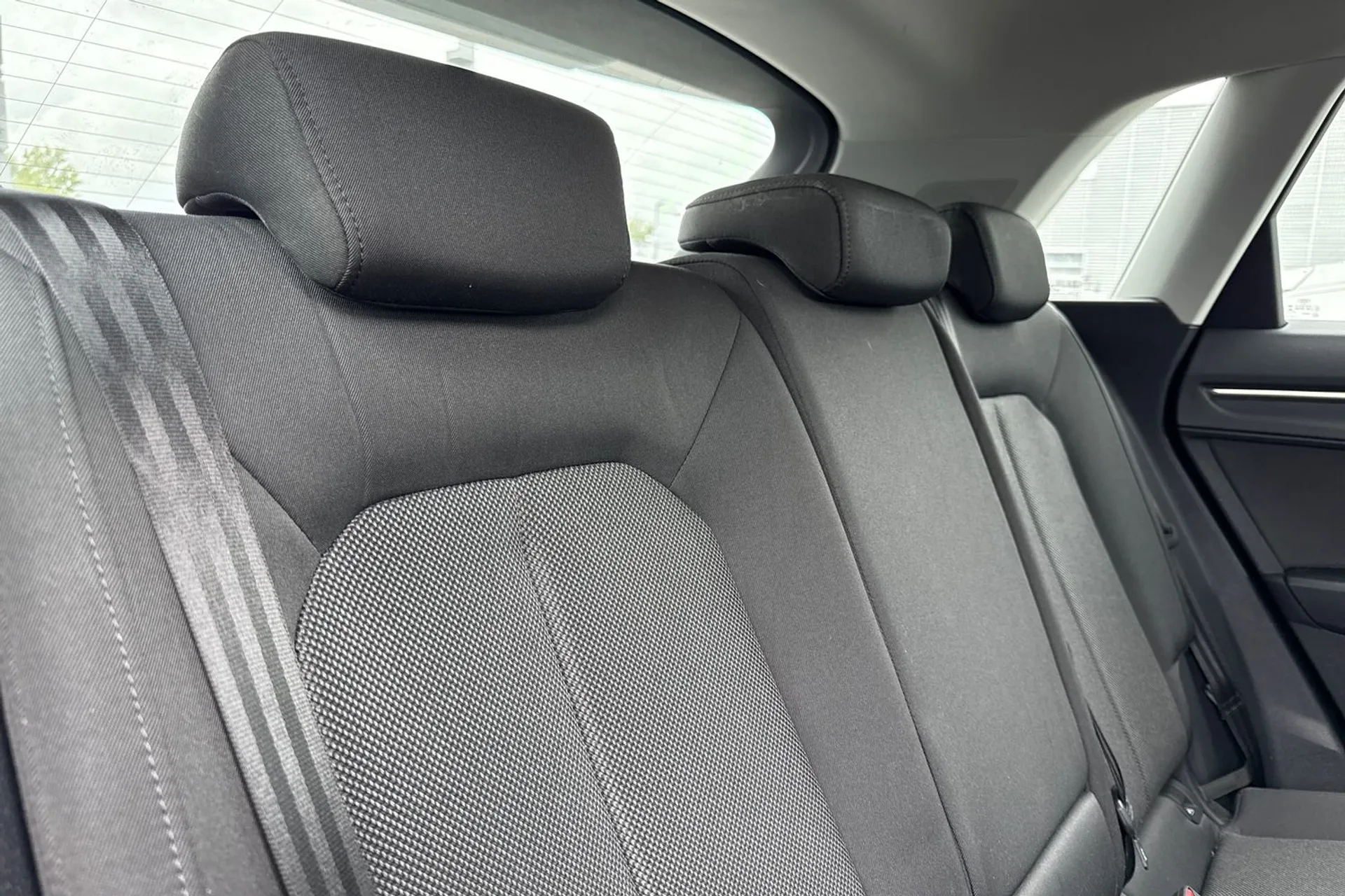 Audi Q3 thumbnail image number 23