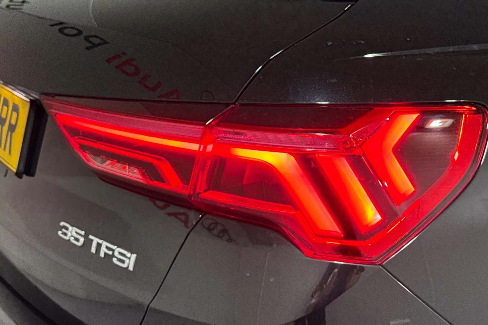 Audi Q3 thumbnail image number 17