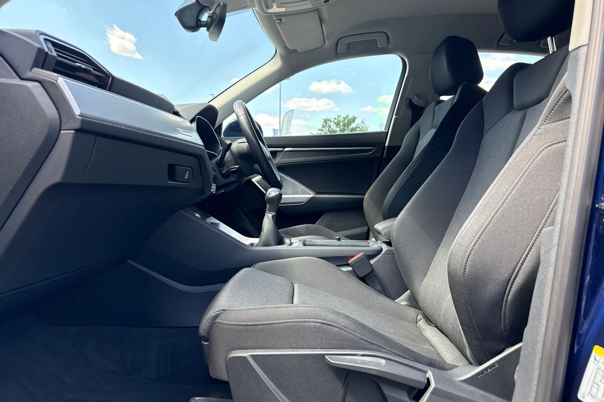 Audi Q3 thumbnail image number 27