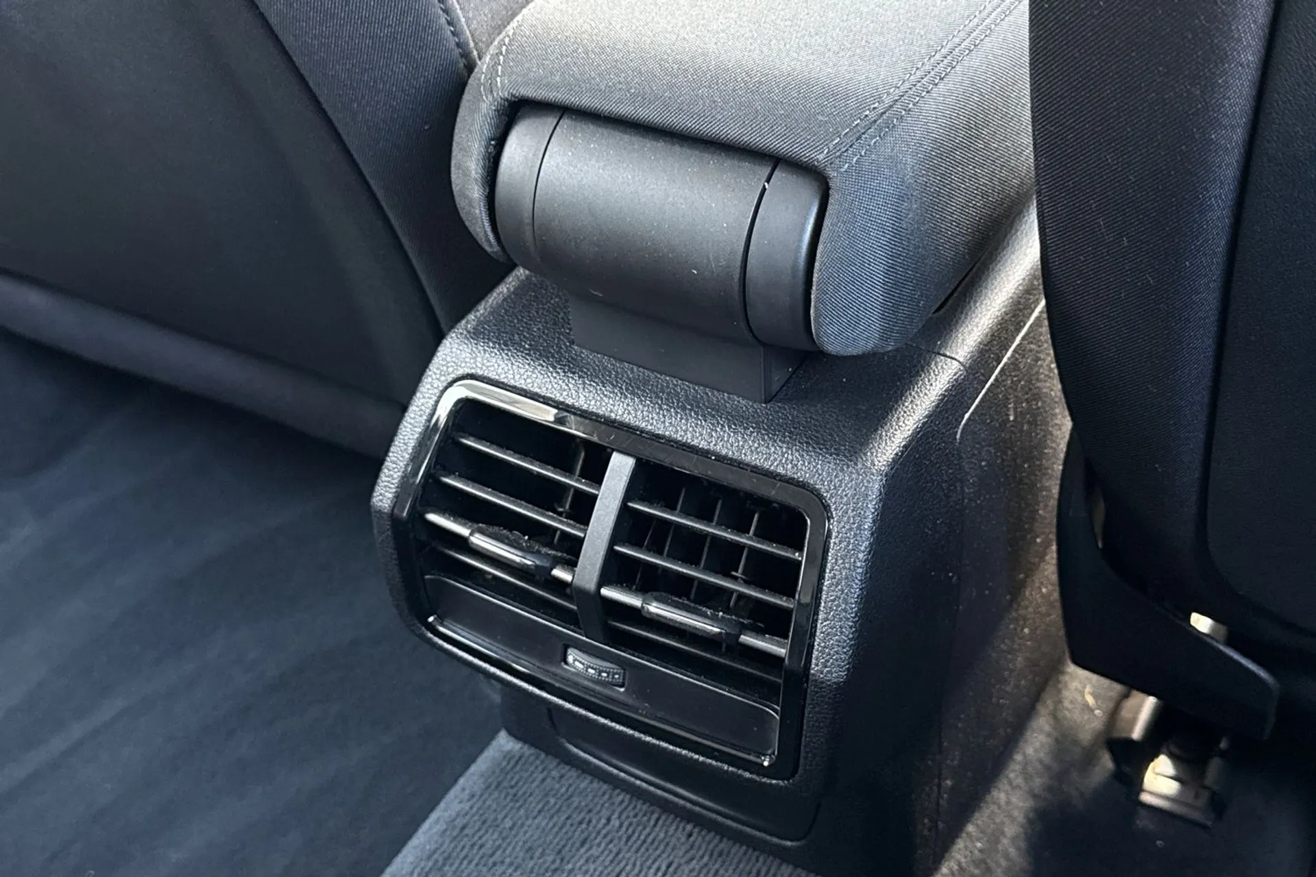Audi Q3 thumbnail image number 46