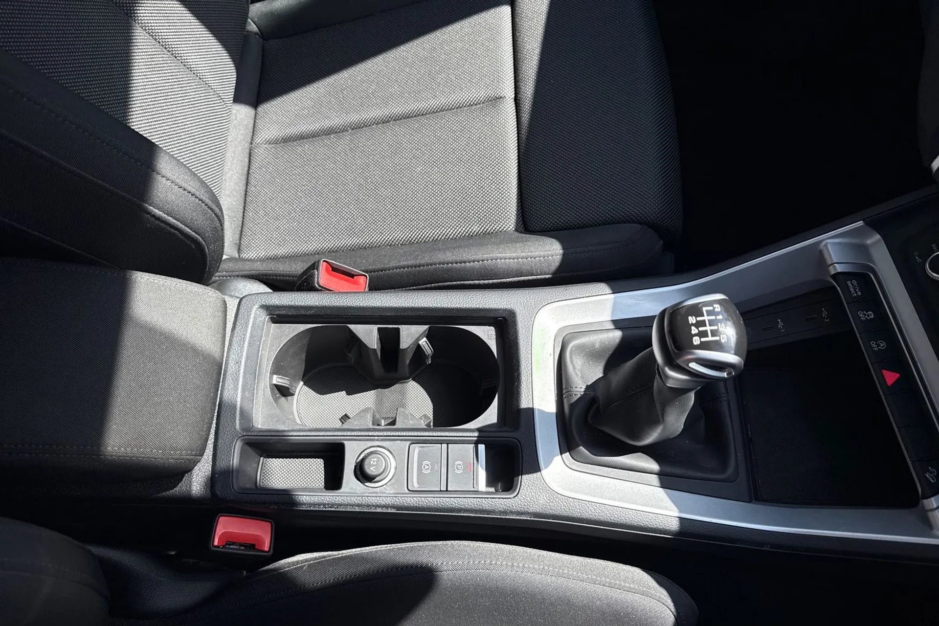 Audi Q3 thumbnail image number 42