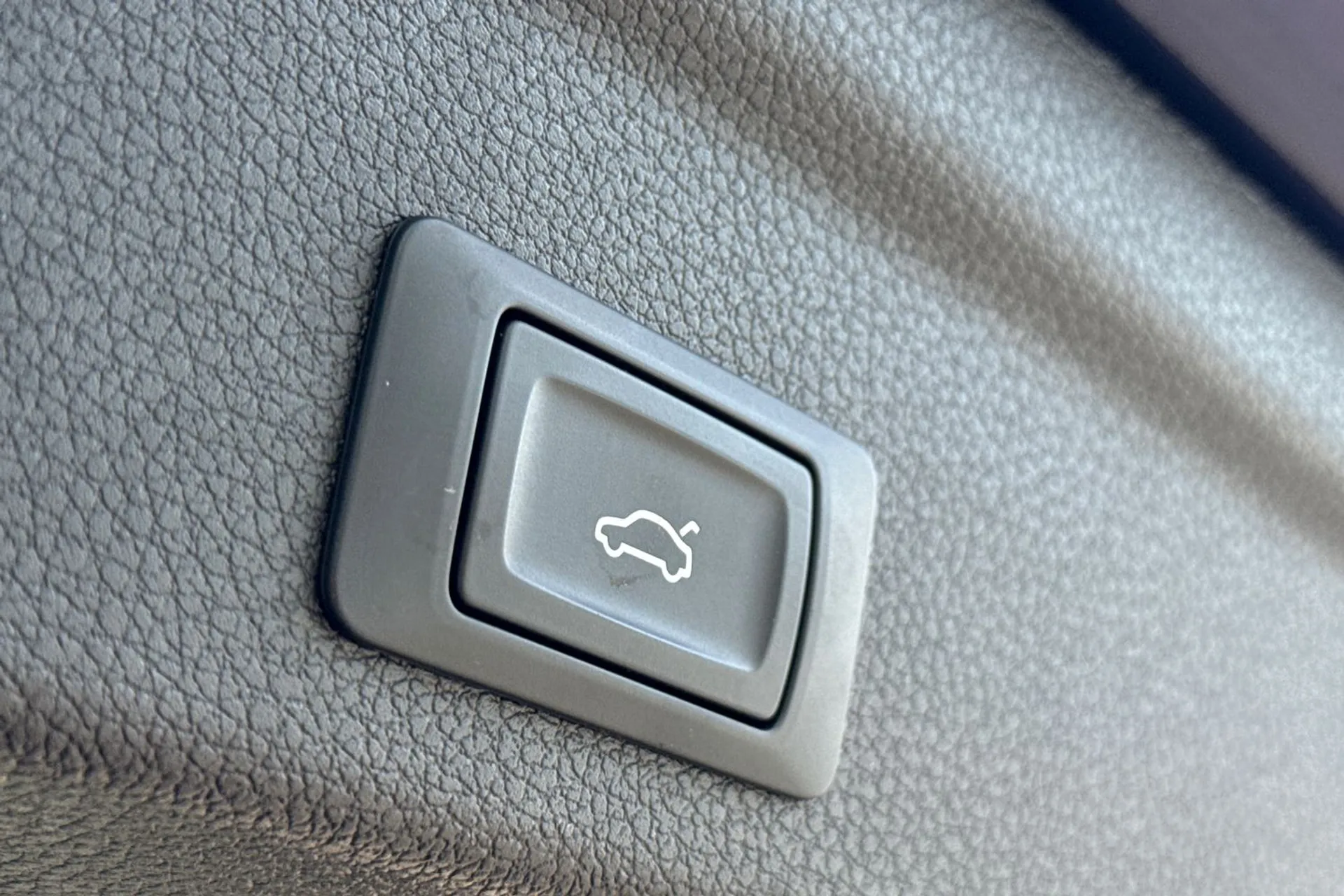 Audi Q3 thumbnail image number 19