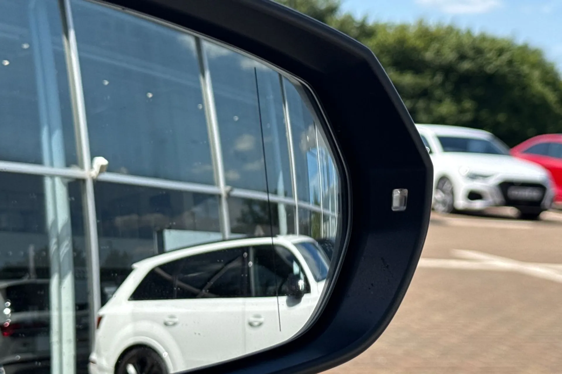 Audi Q3 thumbnail image number 48