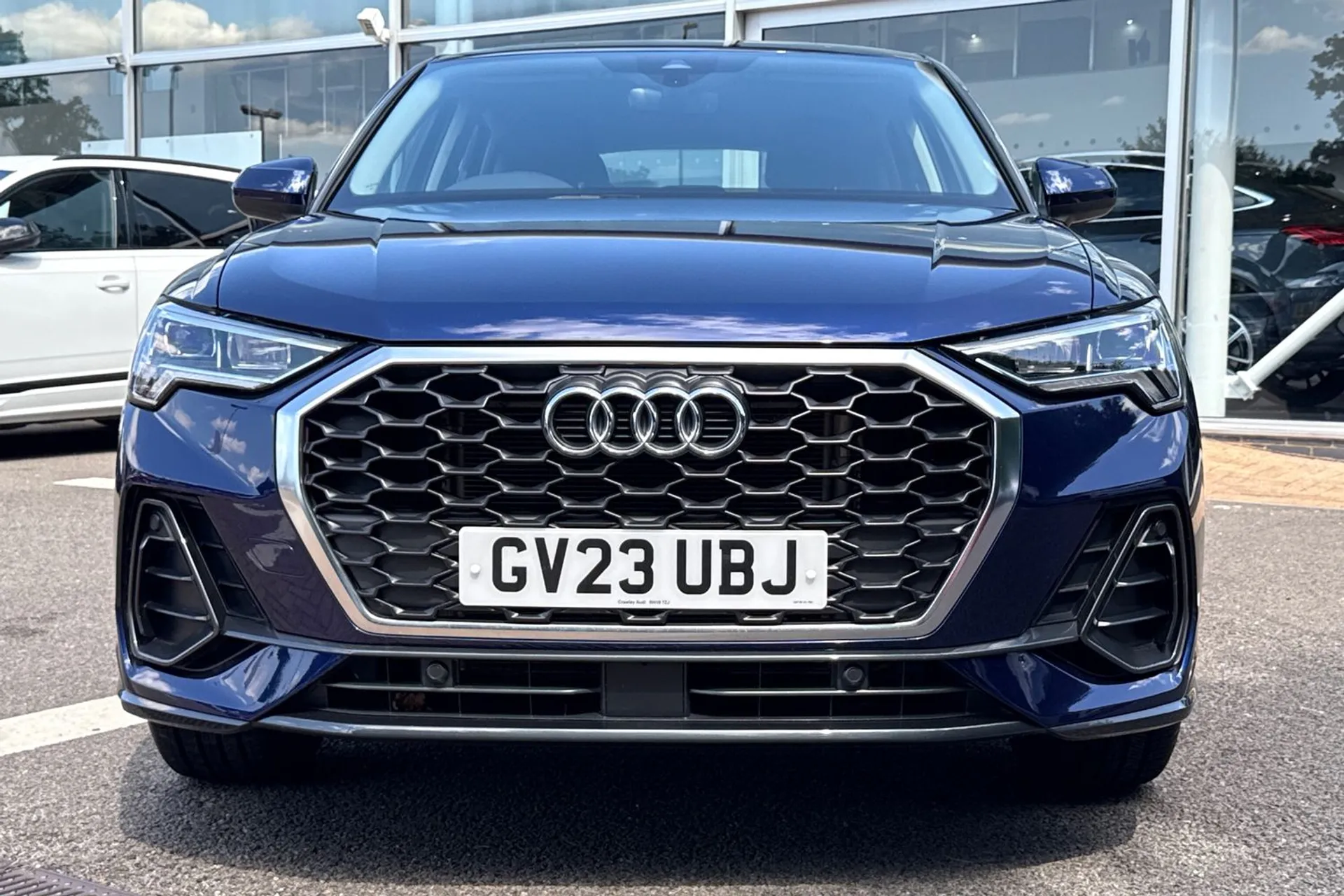 Audi Q3 thumbnail image number 11