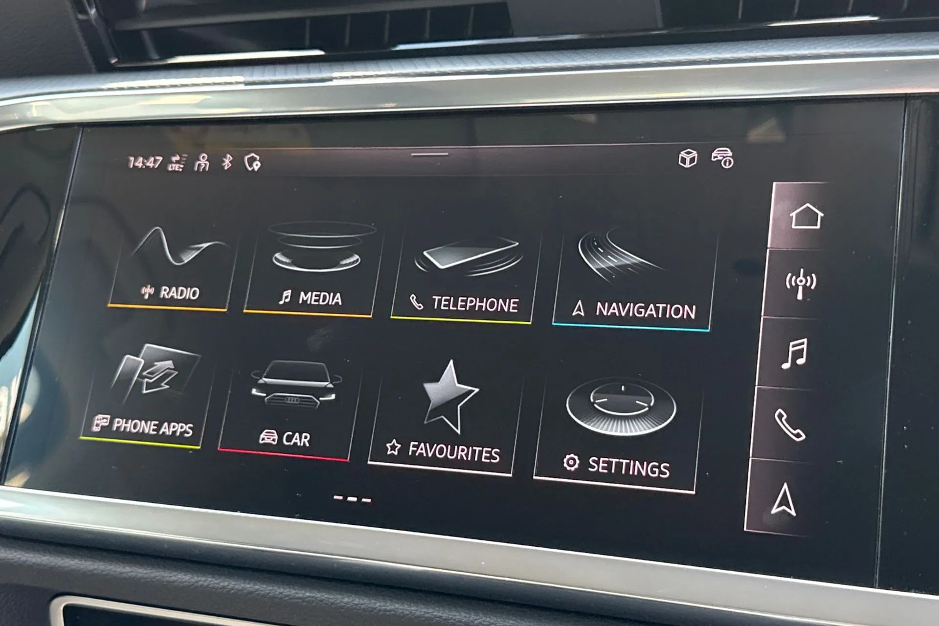 Audi Q3 thumbnail image number 4