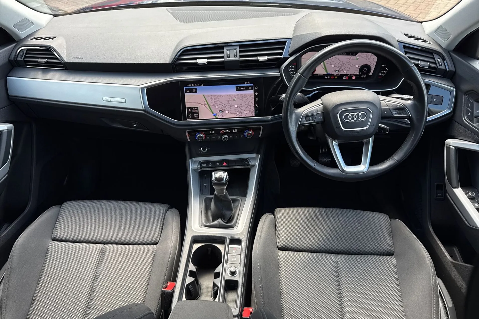 Audi Q3 thumbnail image number 31