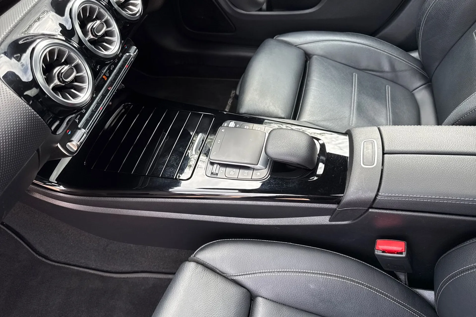 MERCEDES-BENZ CLA thumbnail image number 42