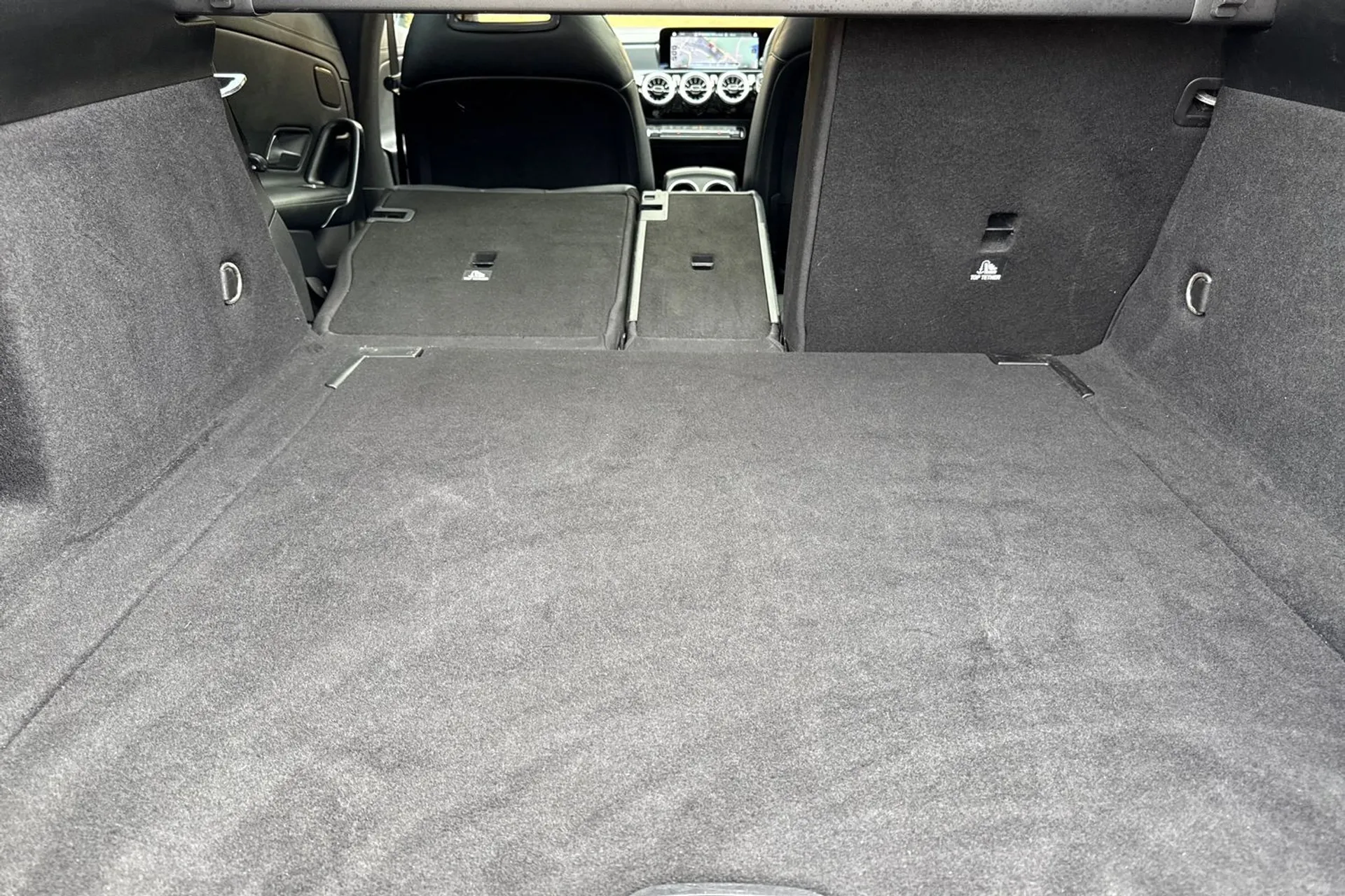 MERCEDES-BENZ CLA thumbnail image number 23