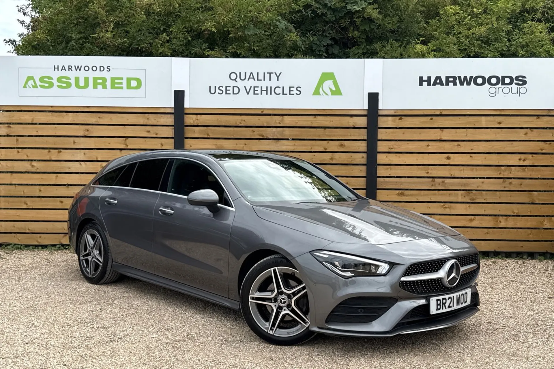 MERCEDES-BENZ CLA focused image