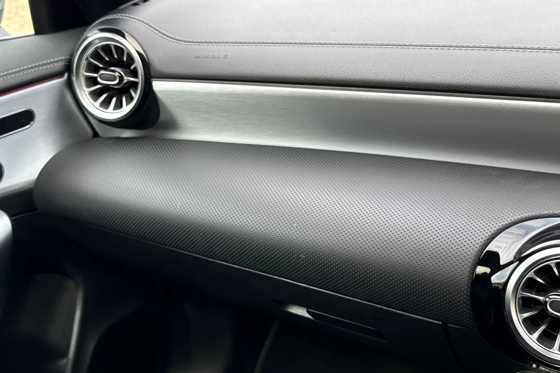 MERCEDES-BENZ CLA thumbnail image number 52