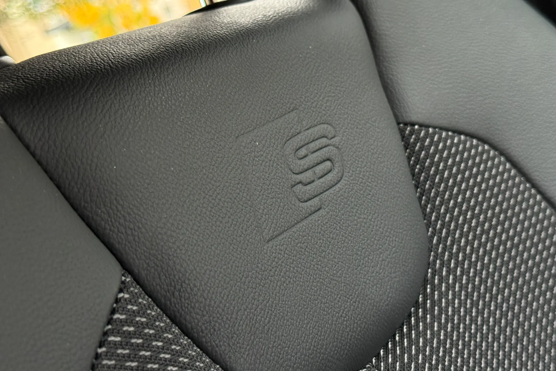 Audi Q2 thumbnail image number 31