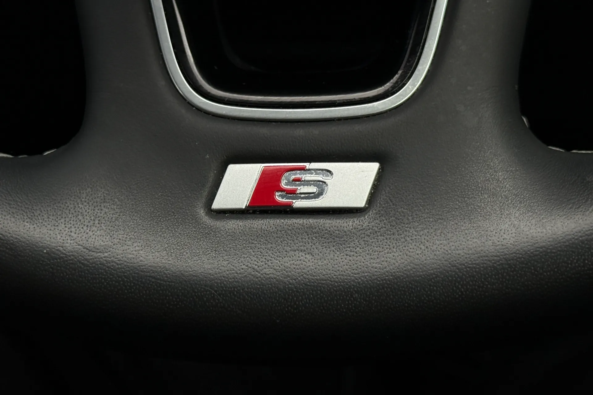 Audi Q2 thumbnail image number 14