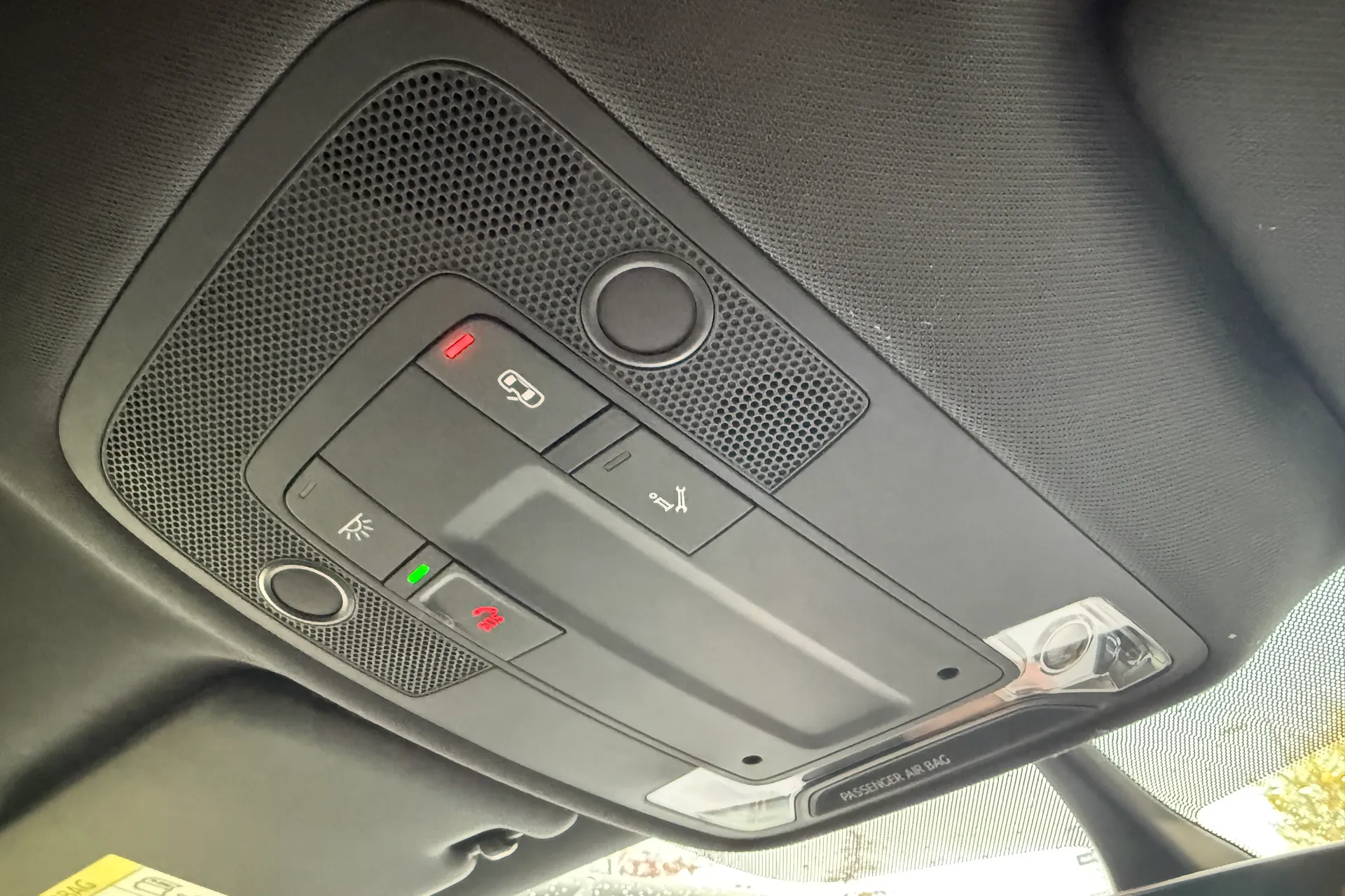 Audi Q2 thumbnail image number 32