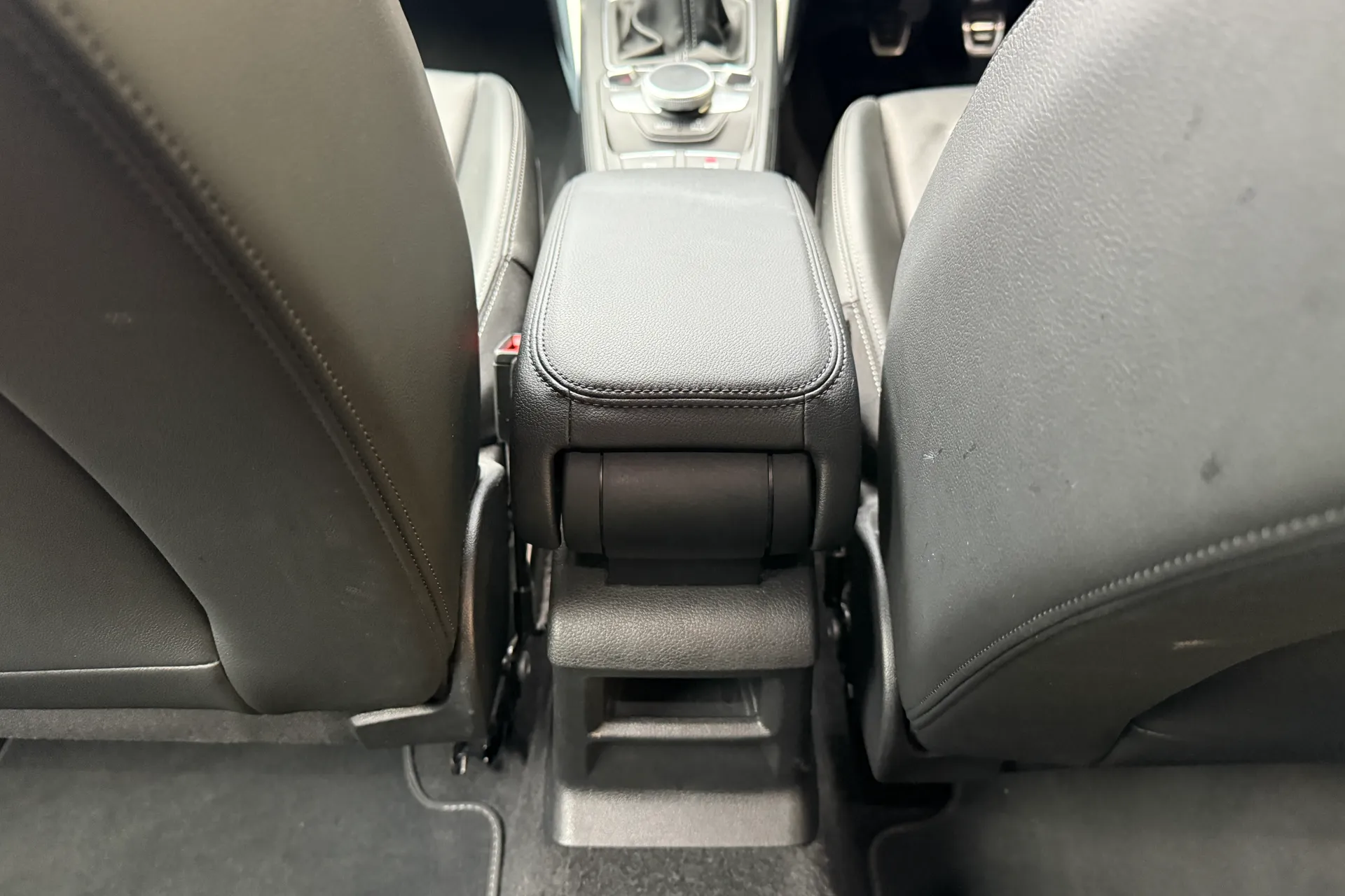 Audi Q2 thumbnail image number 39